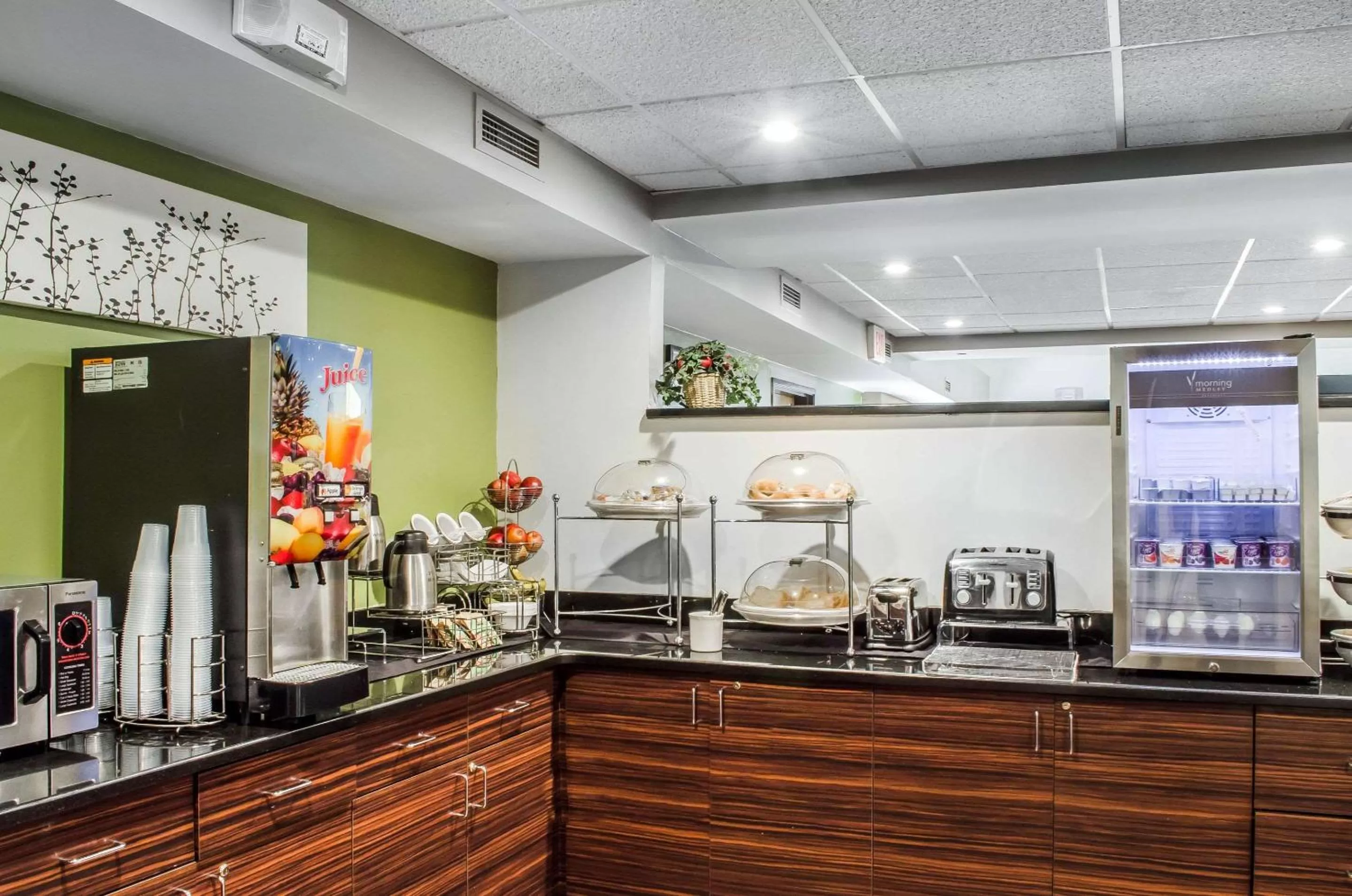 Restaurant/places to eat in Sleep Inn & Suites Bensalem