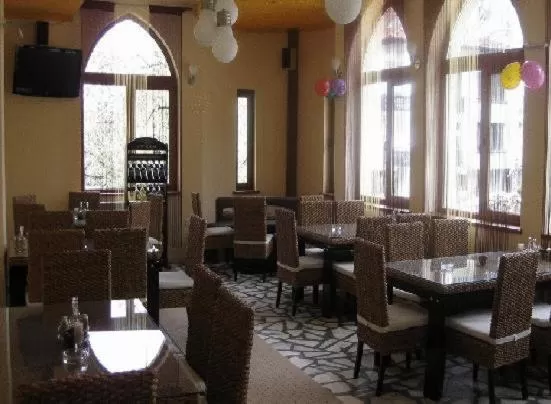 Restaurant/Places to Eat in The Castle Hotel