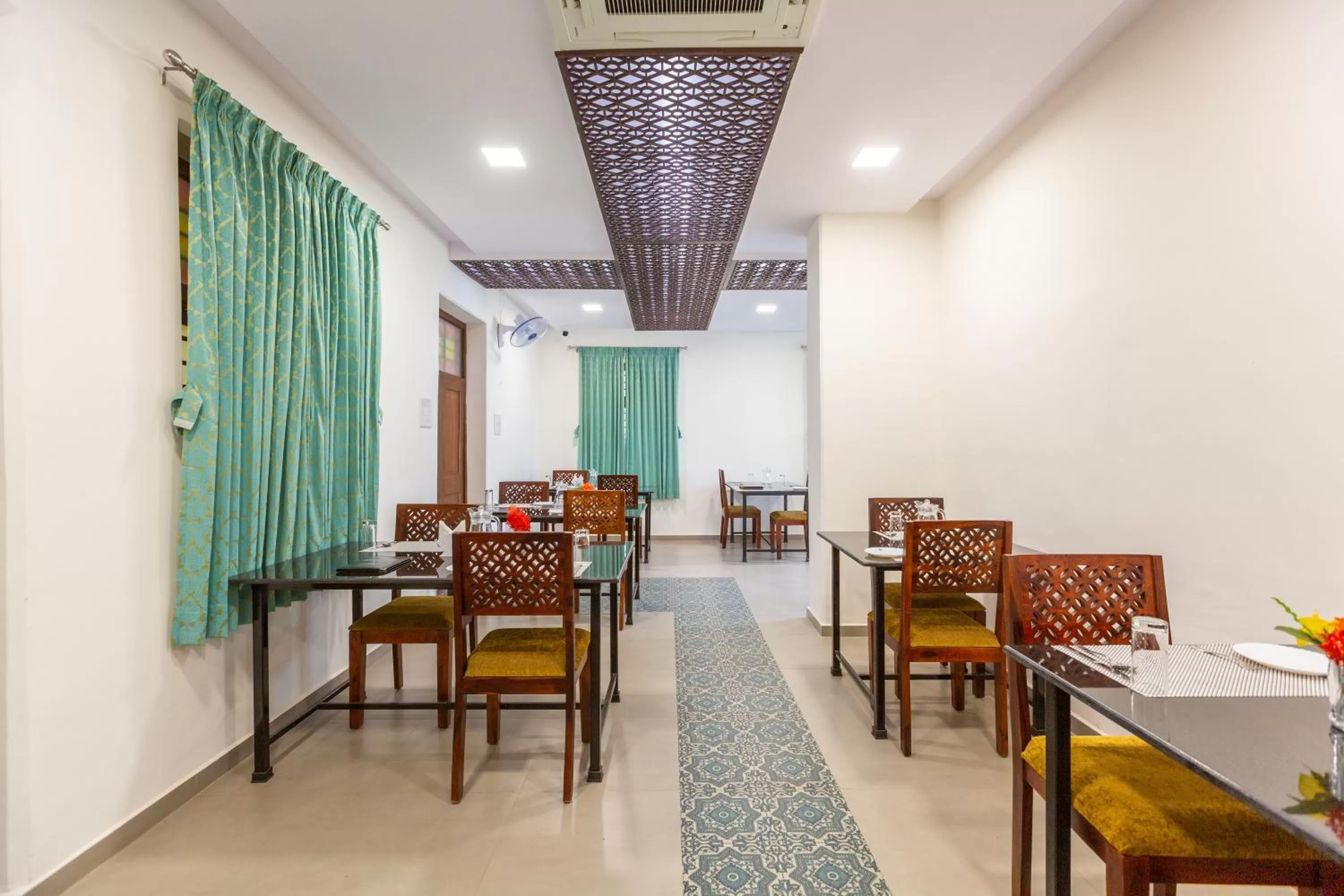 Restaurant/Places to Eat in KSTDC Hotel Mayura Adilshahi Bijapur