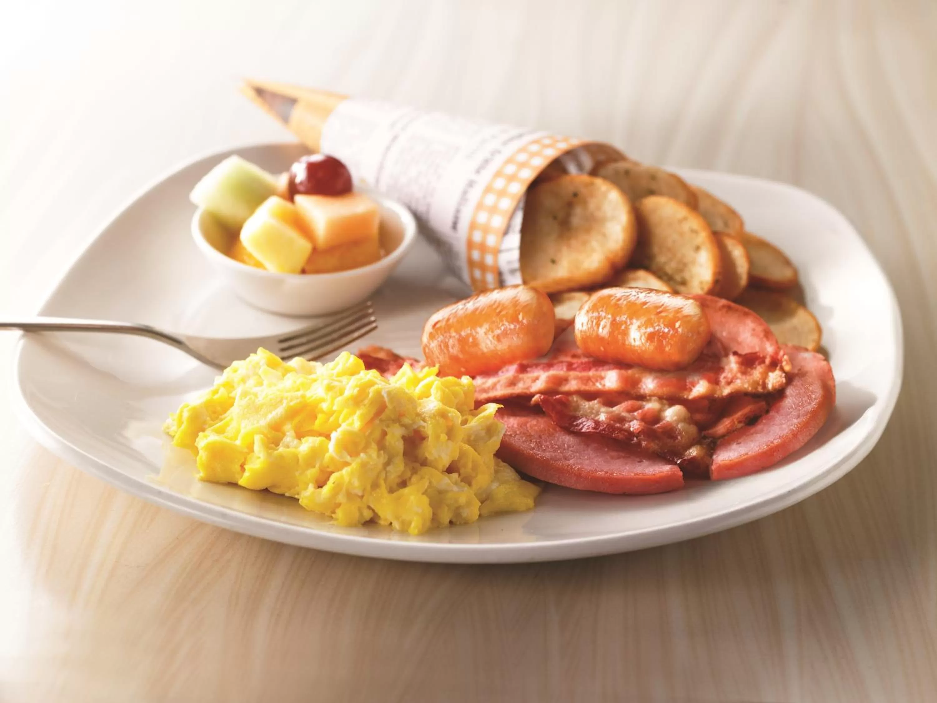 American breakfast in Holiday Inn Hotel & Suites Calgary South - Conference Ctr by IHG