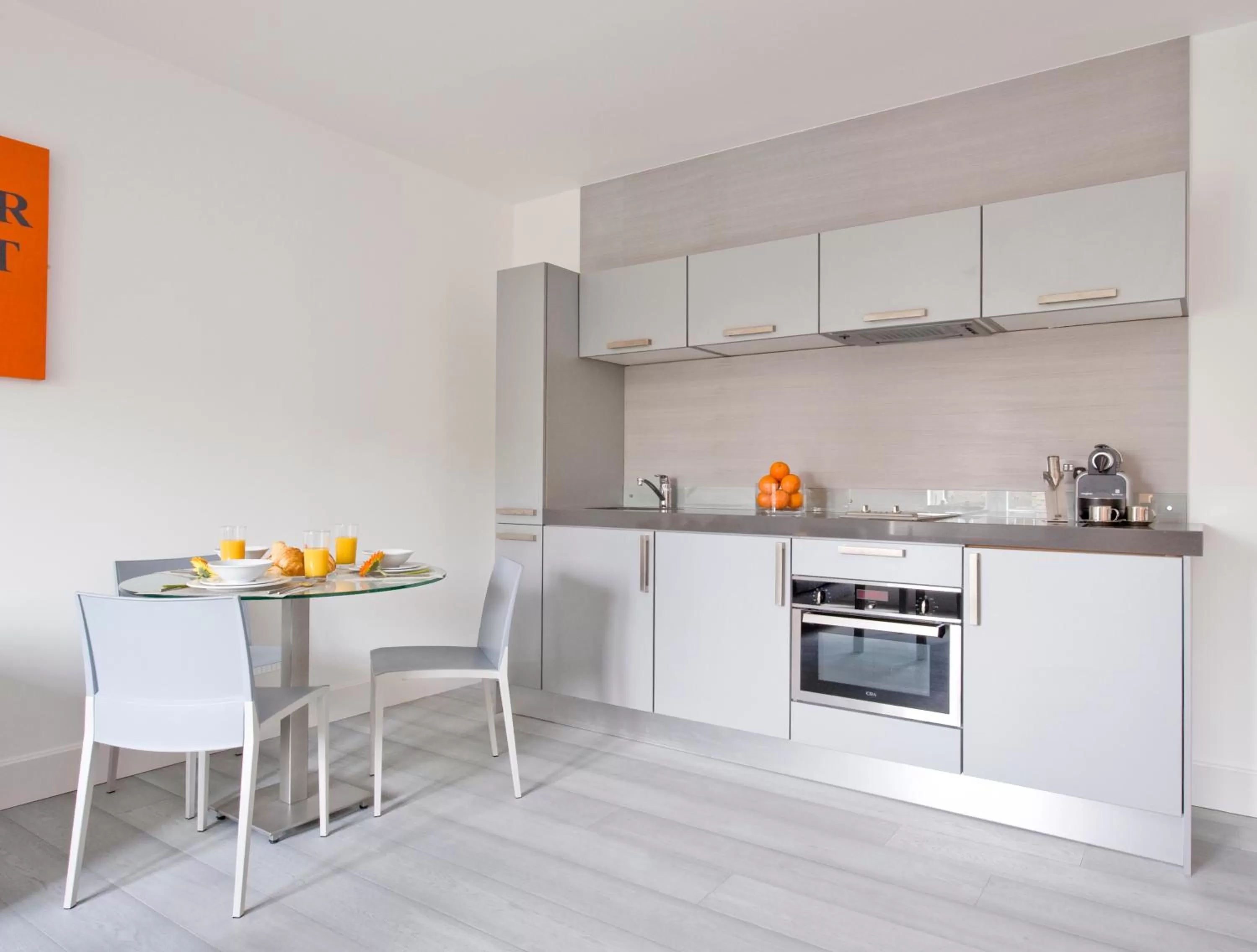 Kitchen or kitchenette in Templeton Place by Supercity Aparthotels