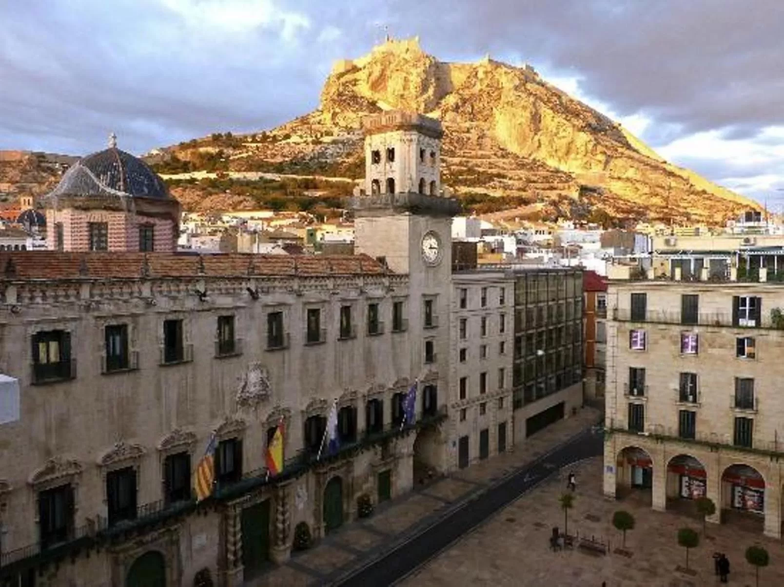 Area and facilities in Rambla Alicante