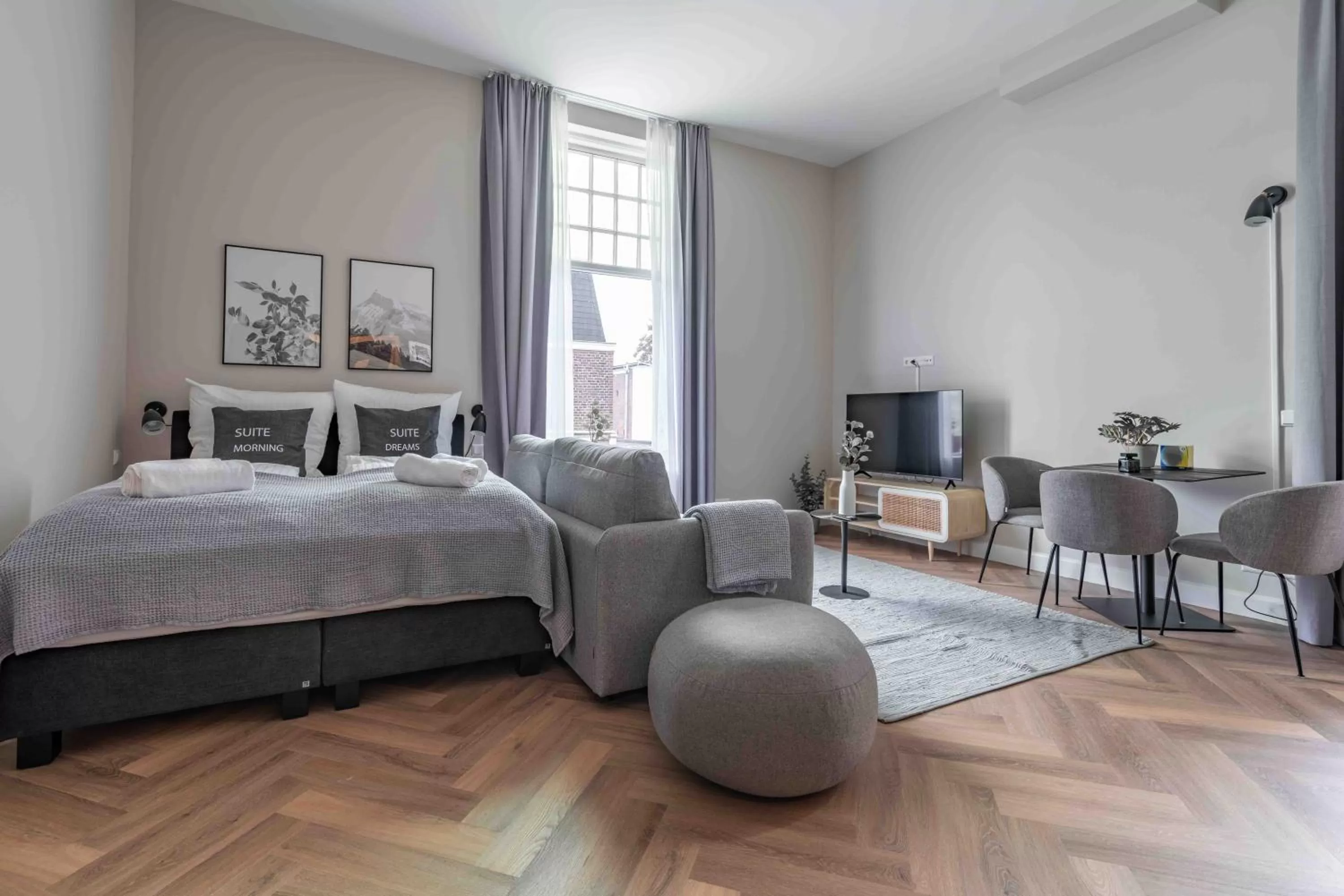 Bed in Limehome The Hague Keizerstraat