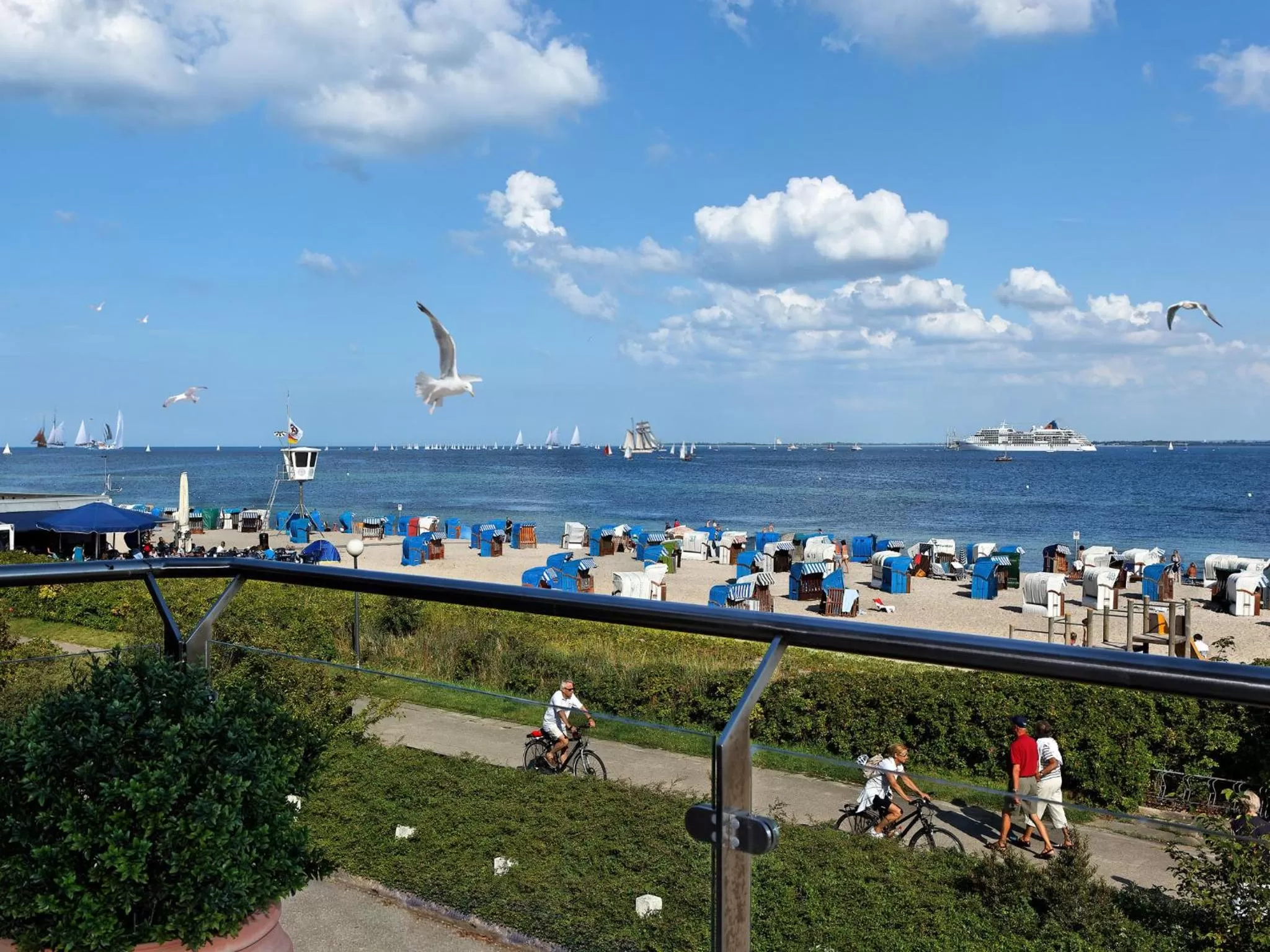 Day in Hotel Apartments Büngers - Mein Refugium am Meer mit Sommerstrandkorb