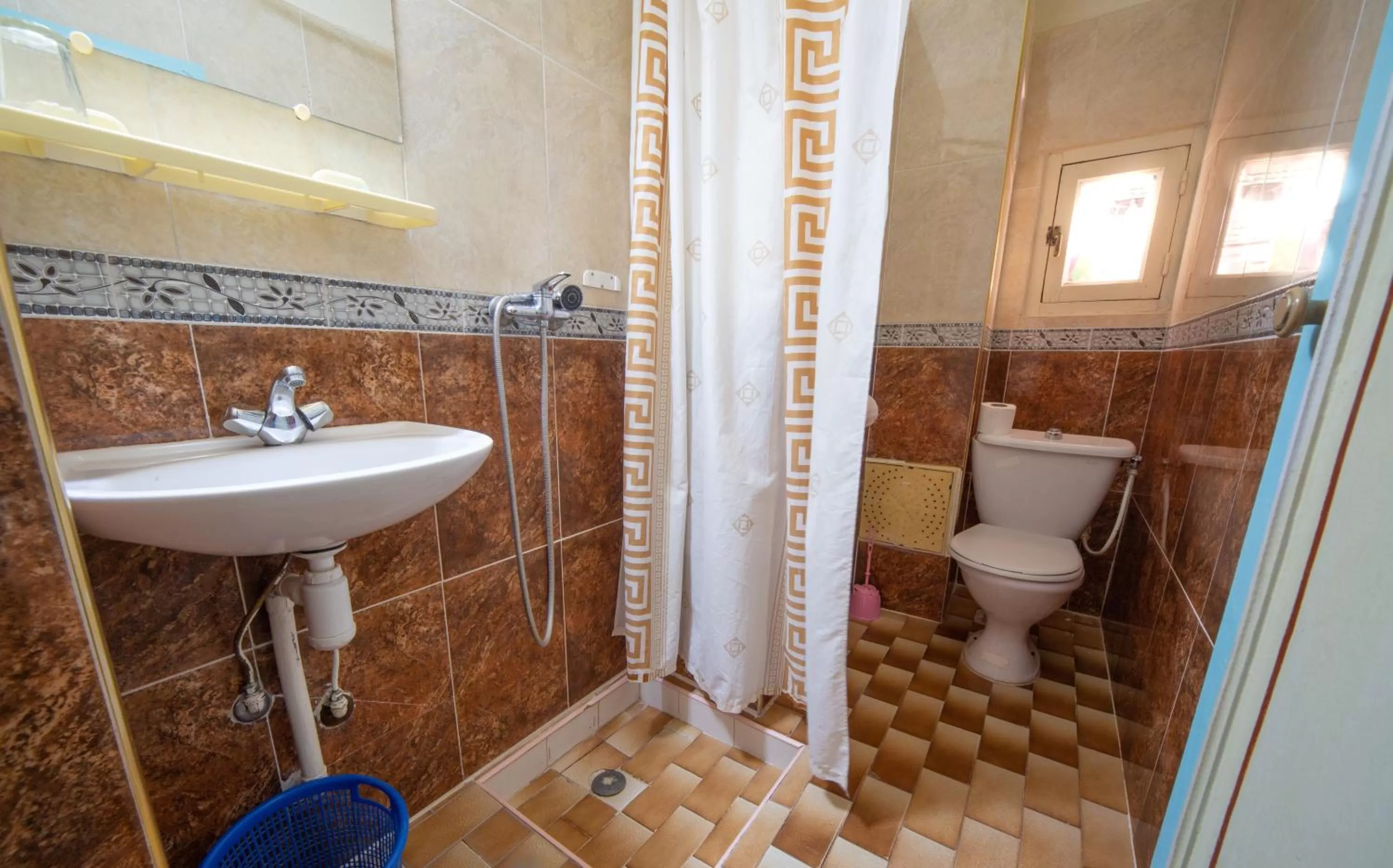 Bathroom in Hôtel Restaurant Zaghro