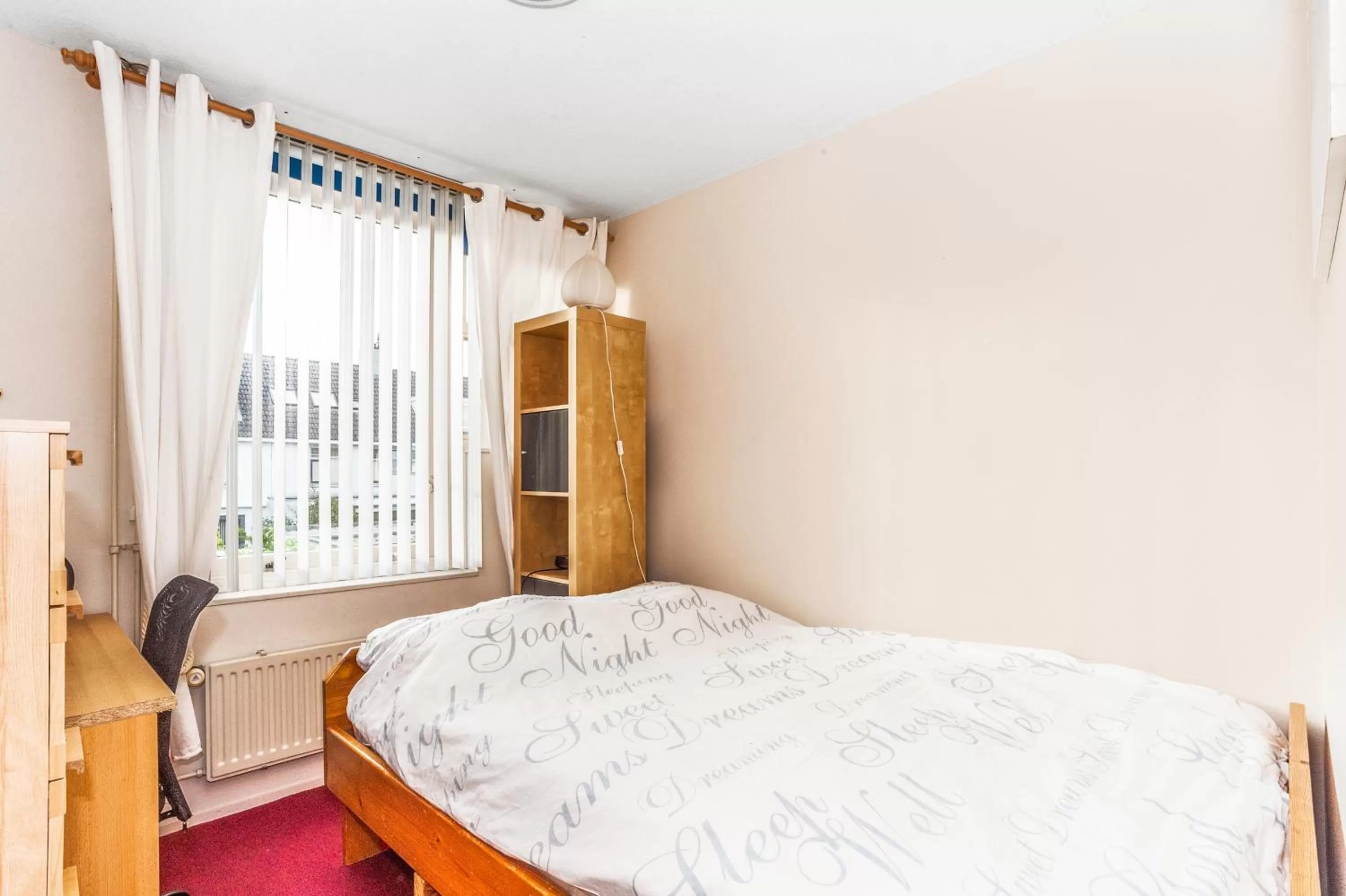 Bedroom, Bed in Wim's Place Schiphol Amsterdam Airport