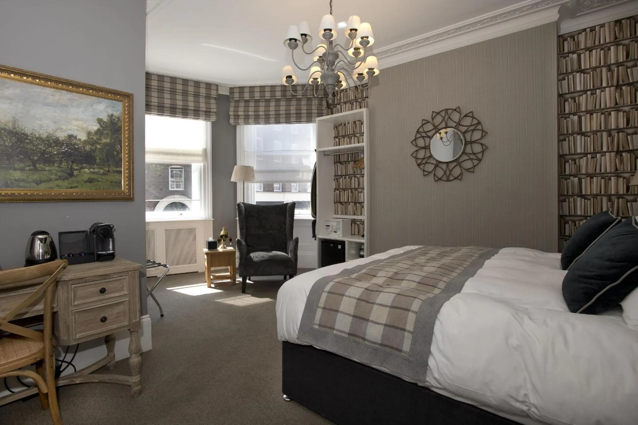 Photo of the whole room, Bed in The Clerk & Well Pub and Rooms