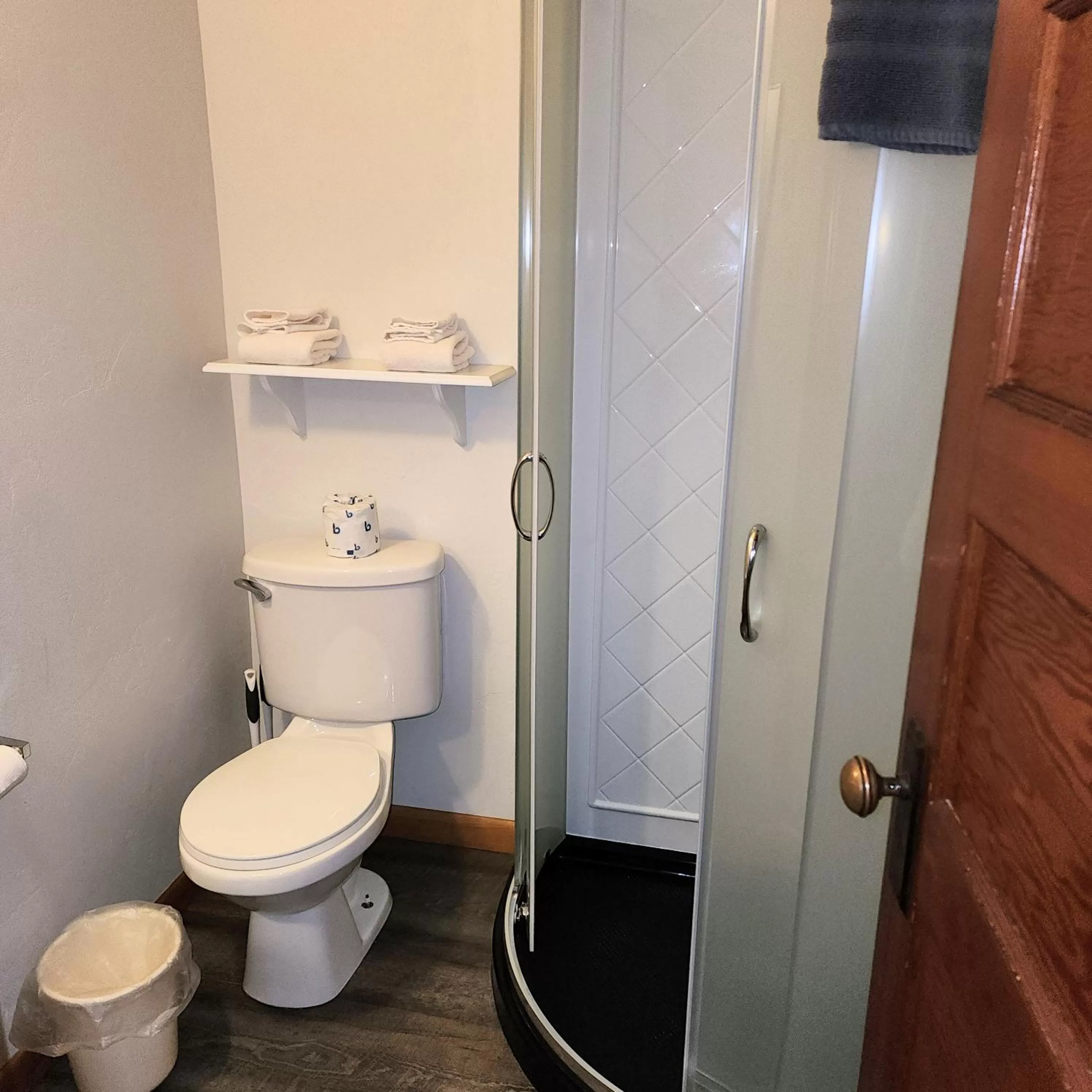 Bathroom in Canyon Motel near Rocky Mountain National Park