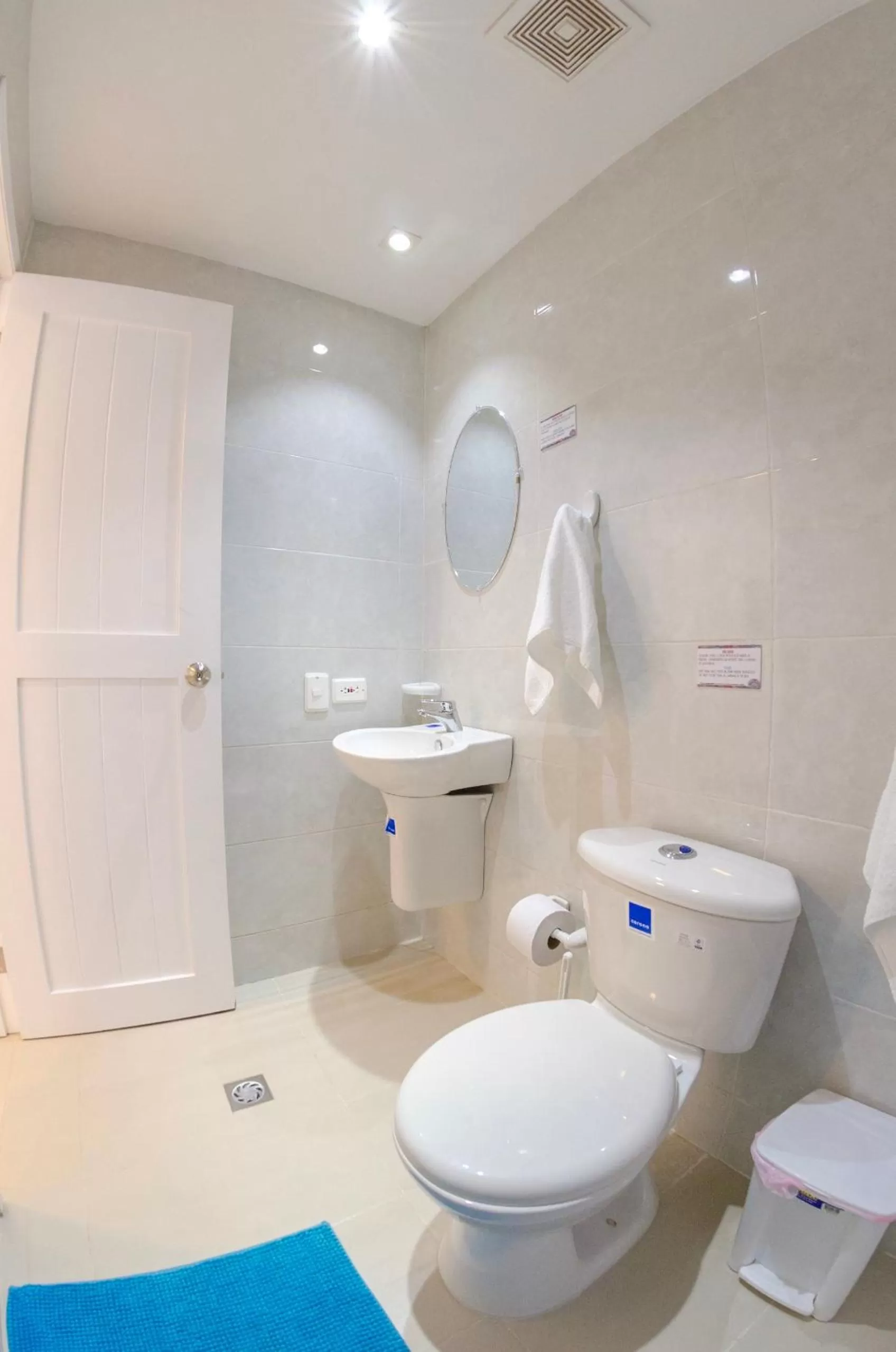 Bathroom in By The Sea Guest House