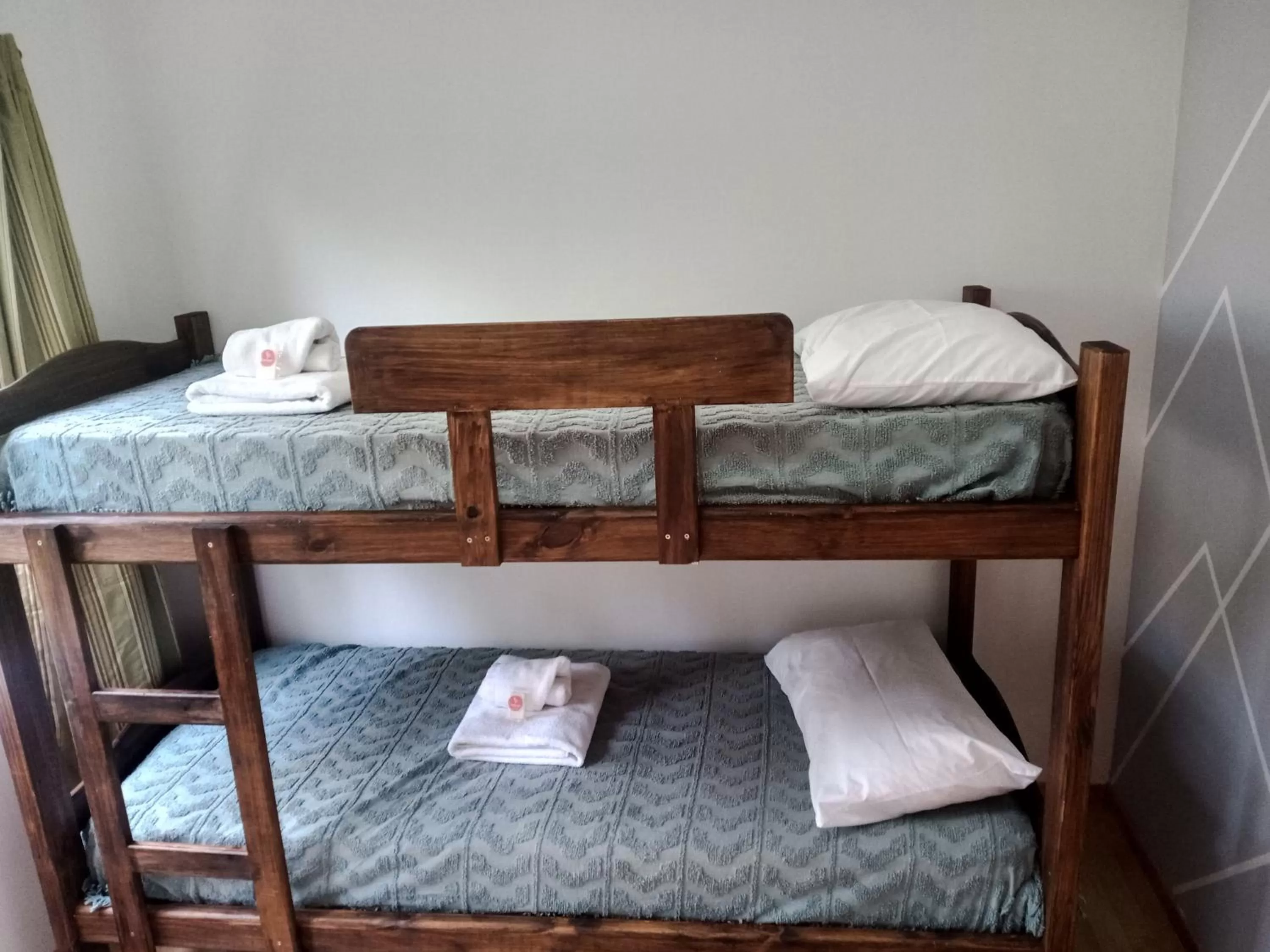 Decorative detail, Bunk Bed in Flamenco Bay Apartments