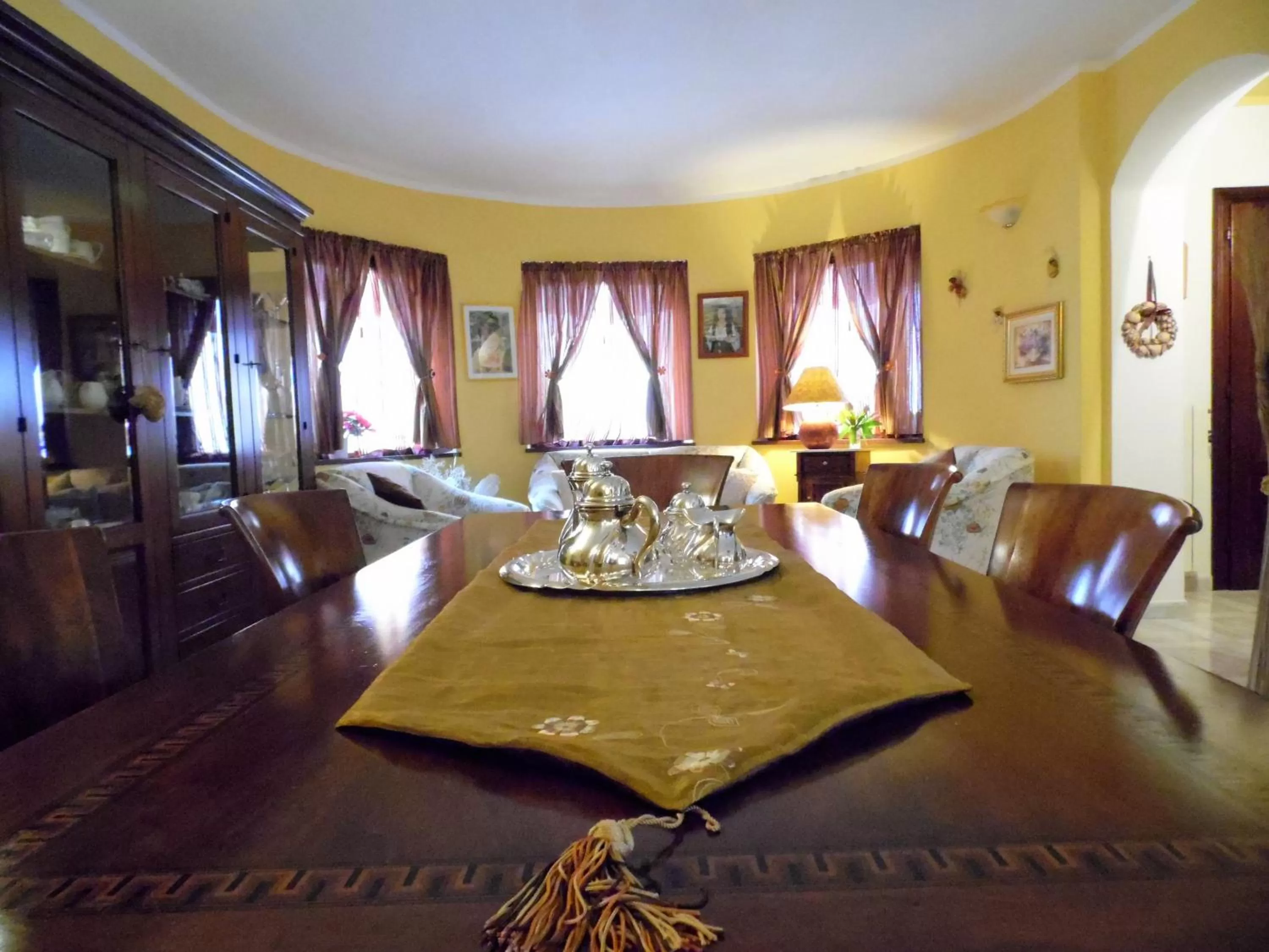 Communal lounge/ TV room in Sole e Luna