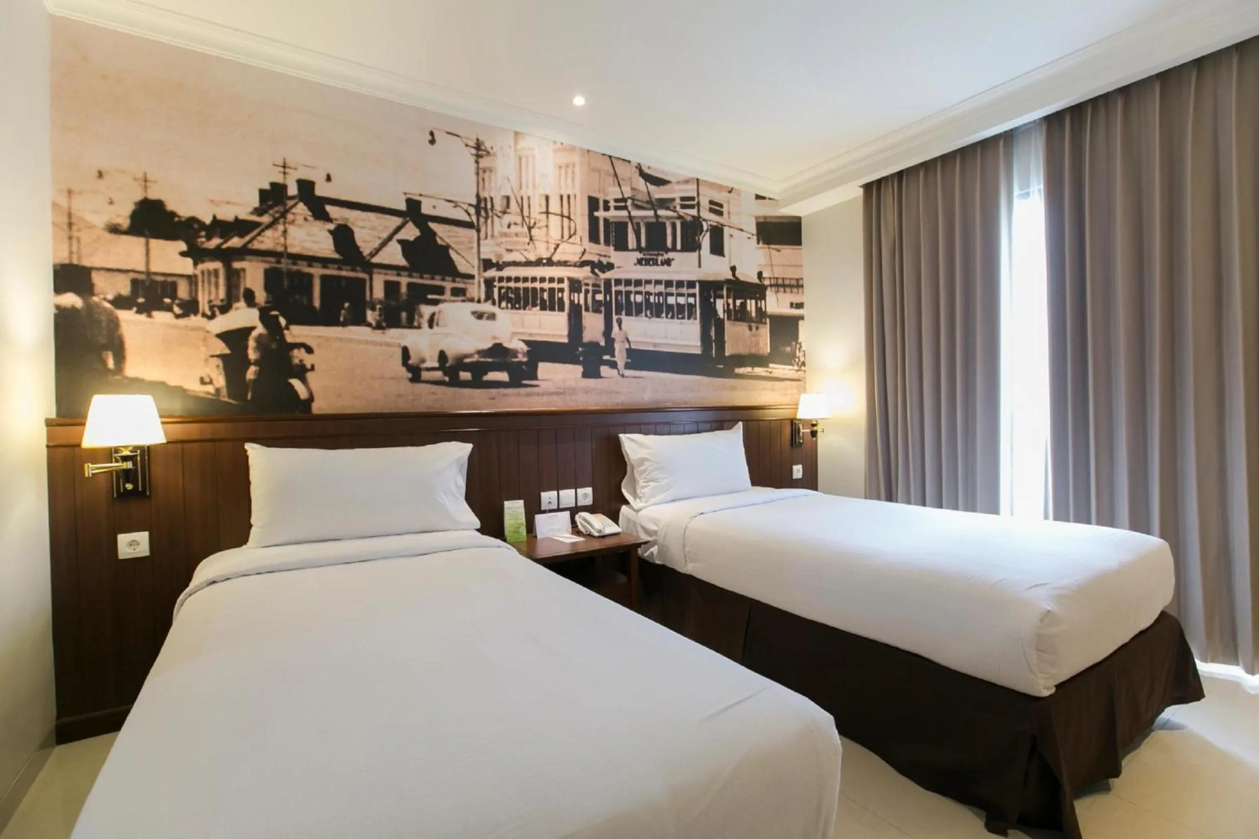 Photo of the whole room, Bed in Varna Culture Hotel Soerabaia