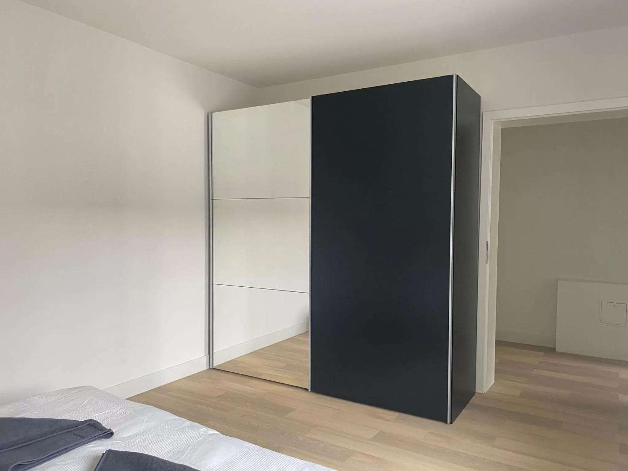 wardrobe in Green Stay