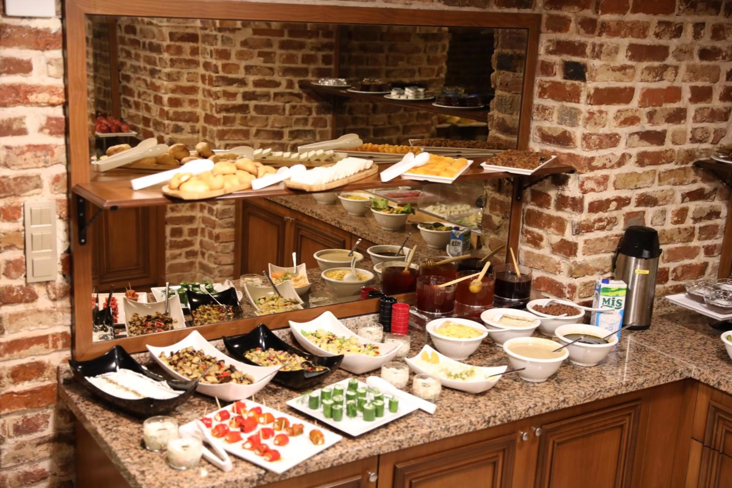 Food and drinks in Meserret Palace Hotel - Special Category