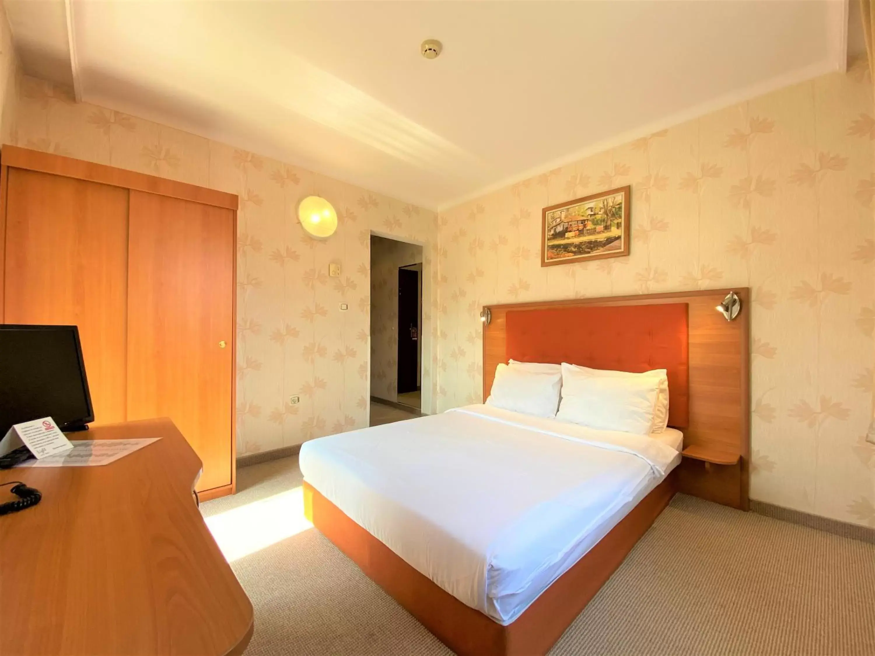 Economy Double Room - Free Spa in Light Hotel Economy Double Room - Free Spa in Light Hotel