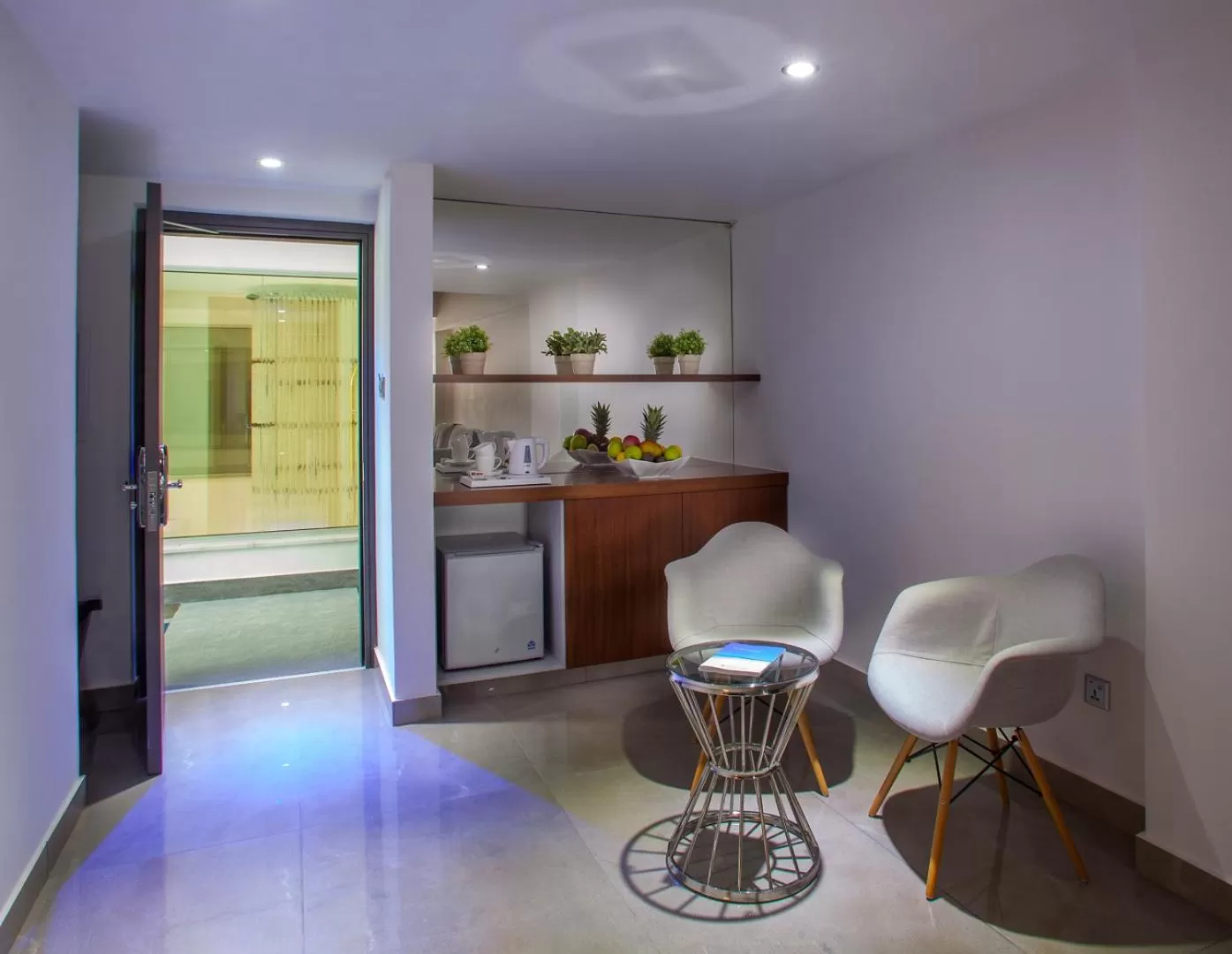 Kitchen or kitchenette in King Evelthon Beach Hotel & Resort