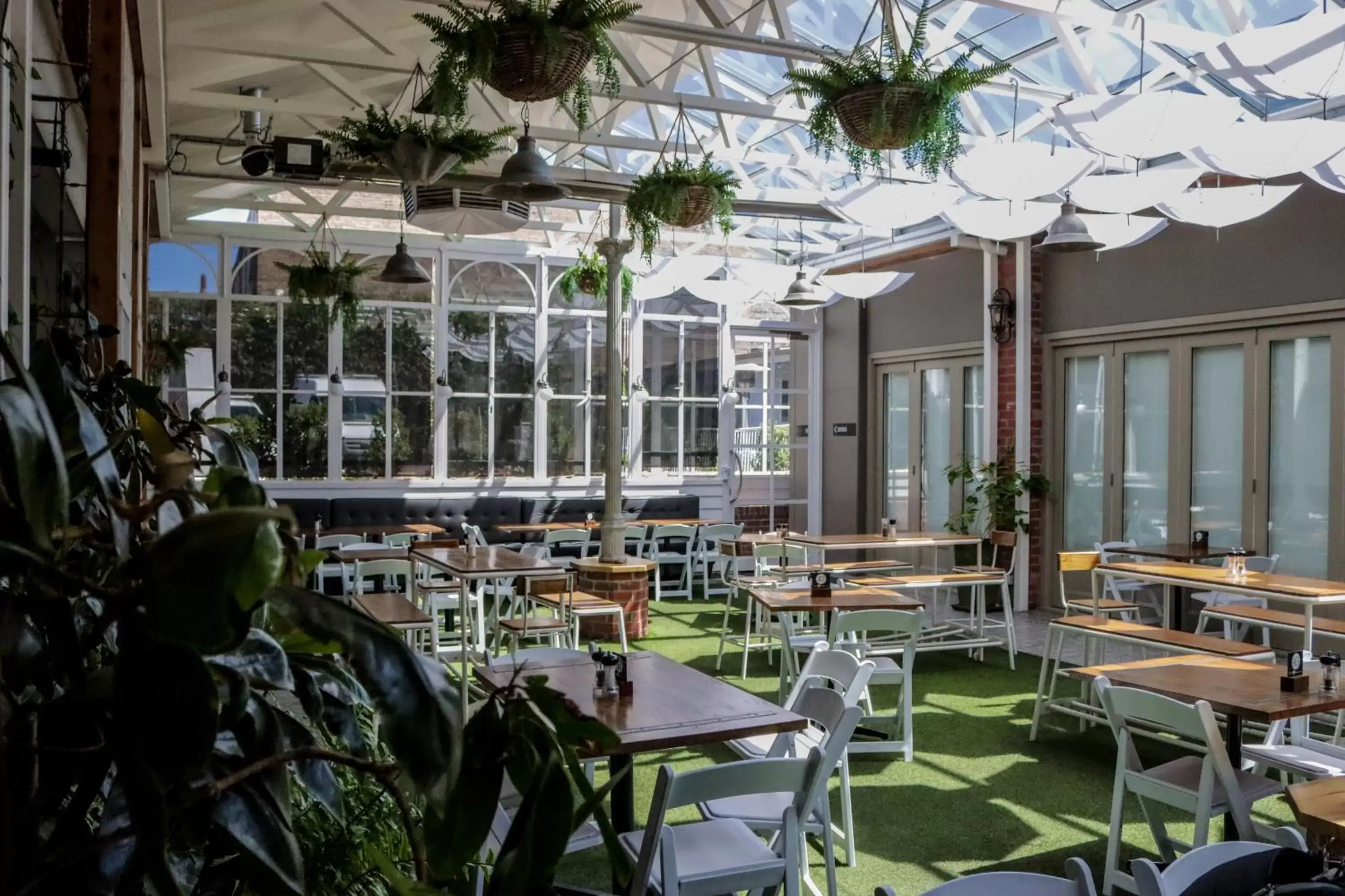 Oscars Hotel and Cafe Bar Oscars Hotel and Cafe Bar