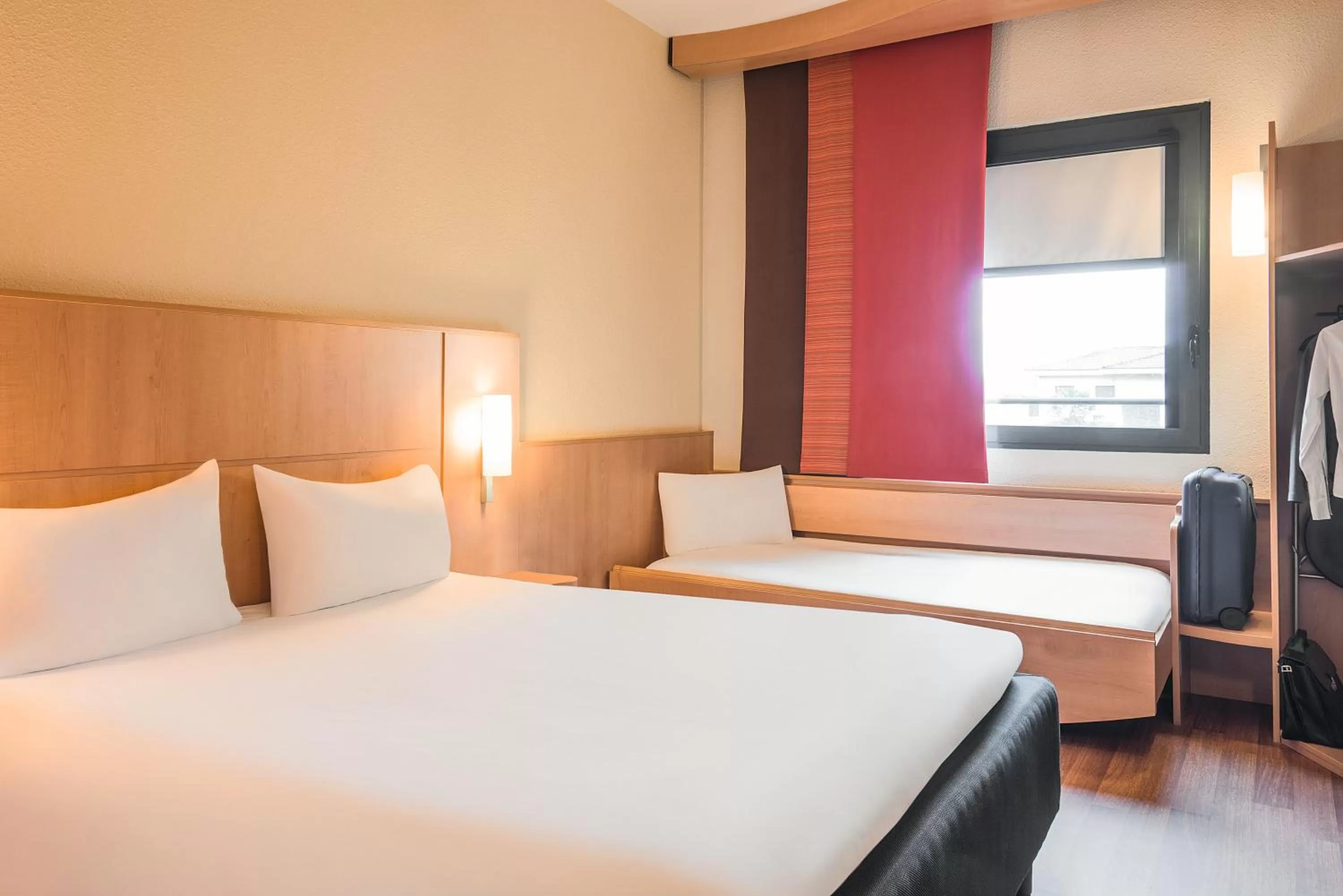 Bedroom, Bed in Hotel Ibis Milano Malpensa