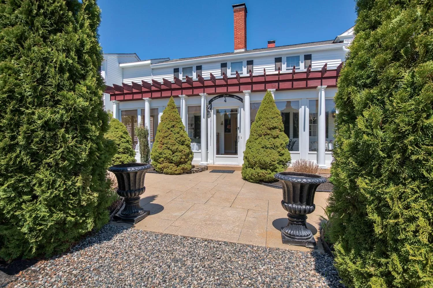 Property Building in Holiday Guest House Bed & Breakfast