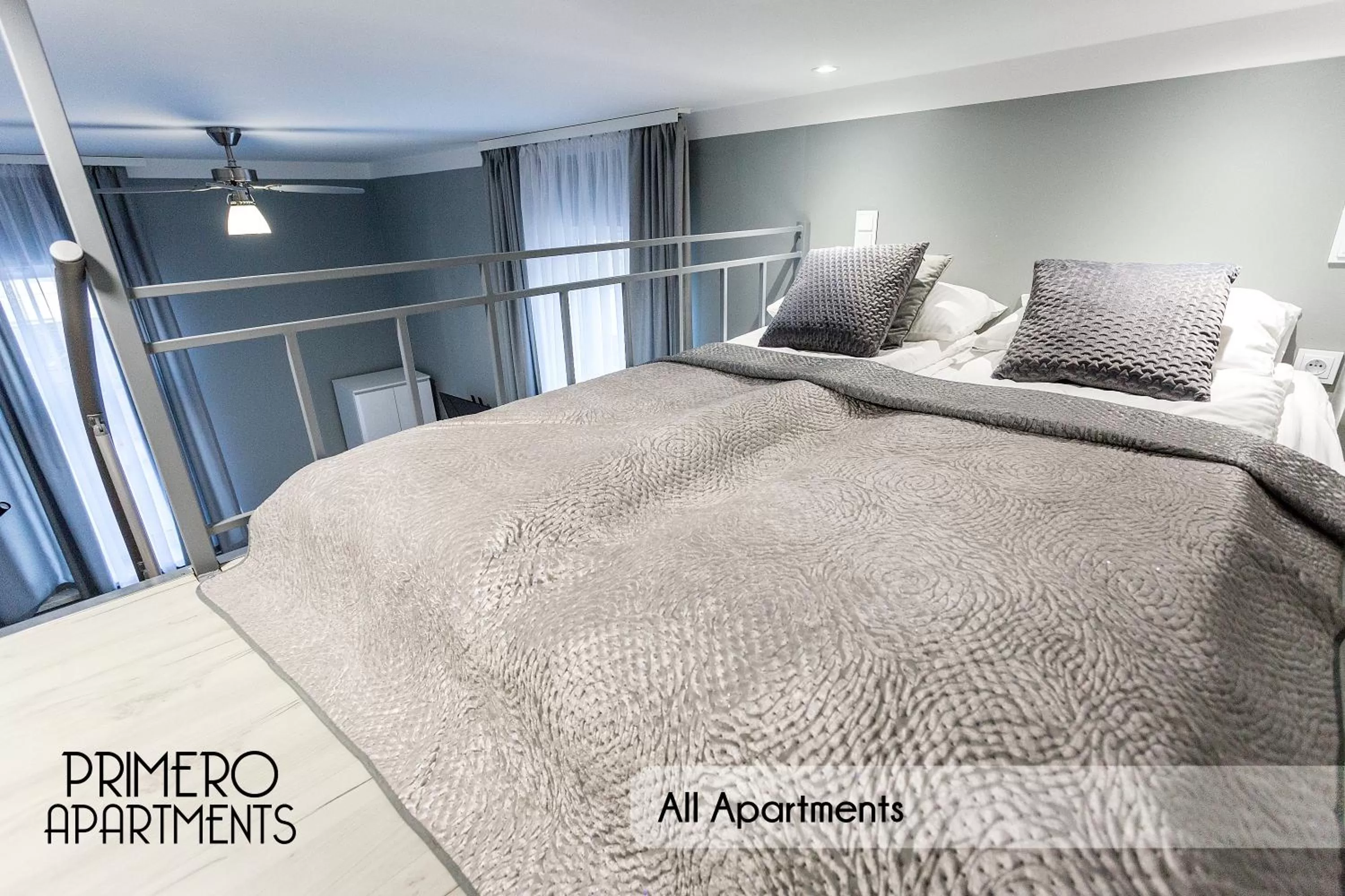 Bed in PRIMERO Elegant Apartments KRAKÓW Old Town