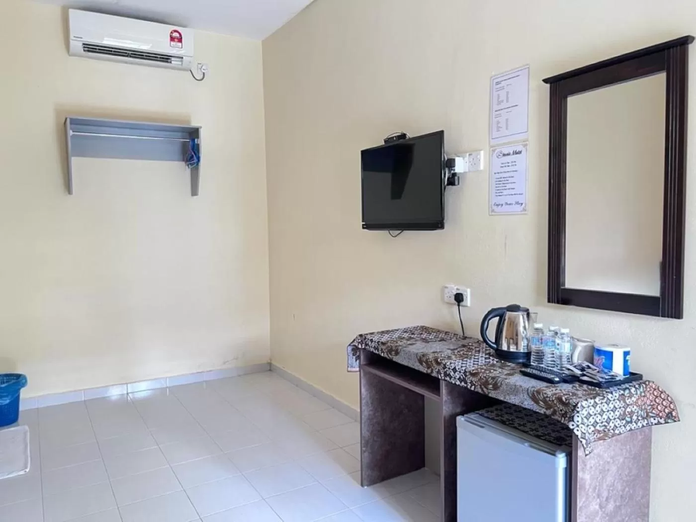 TV and multimedia in Dhania Cenang Beach Motel