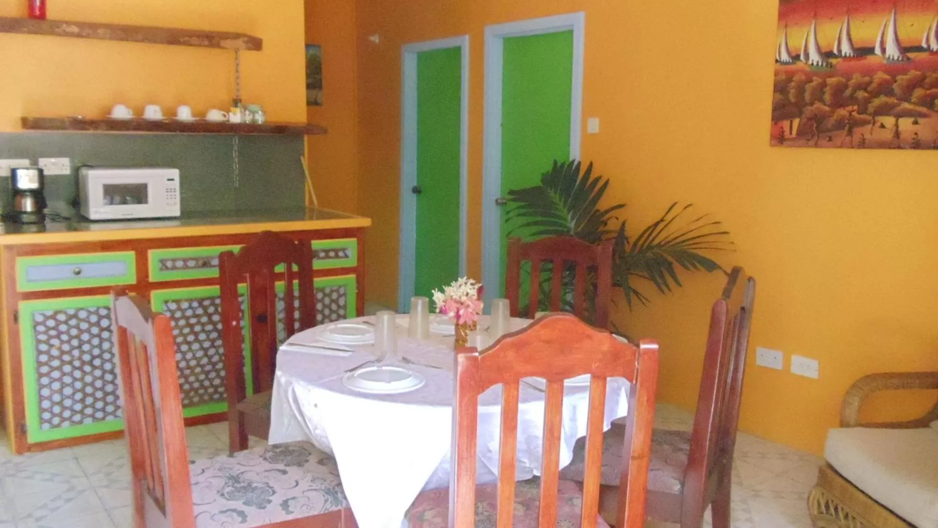 Restaurant/Places to Eat in Villa Des Pitons