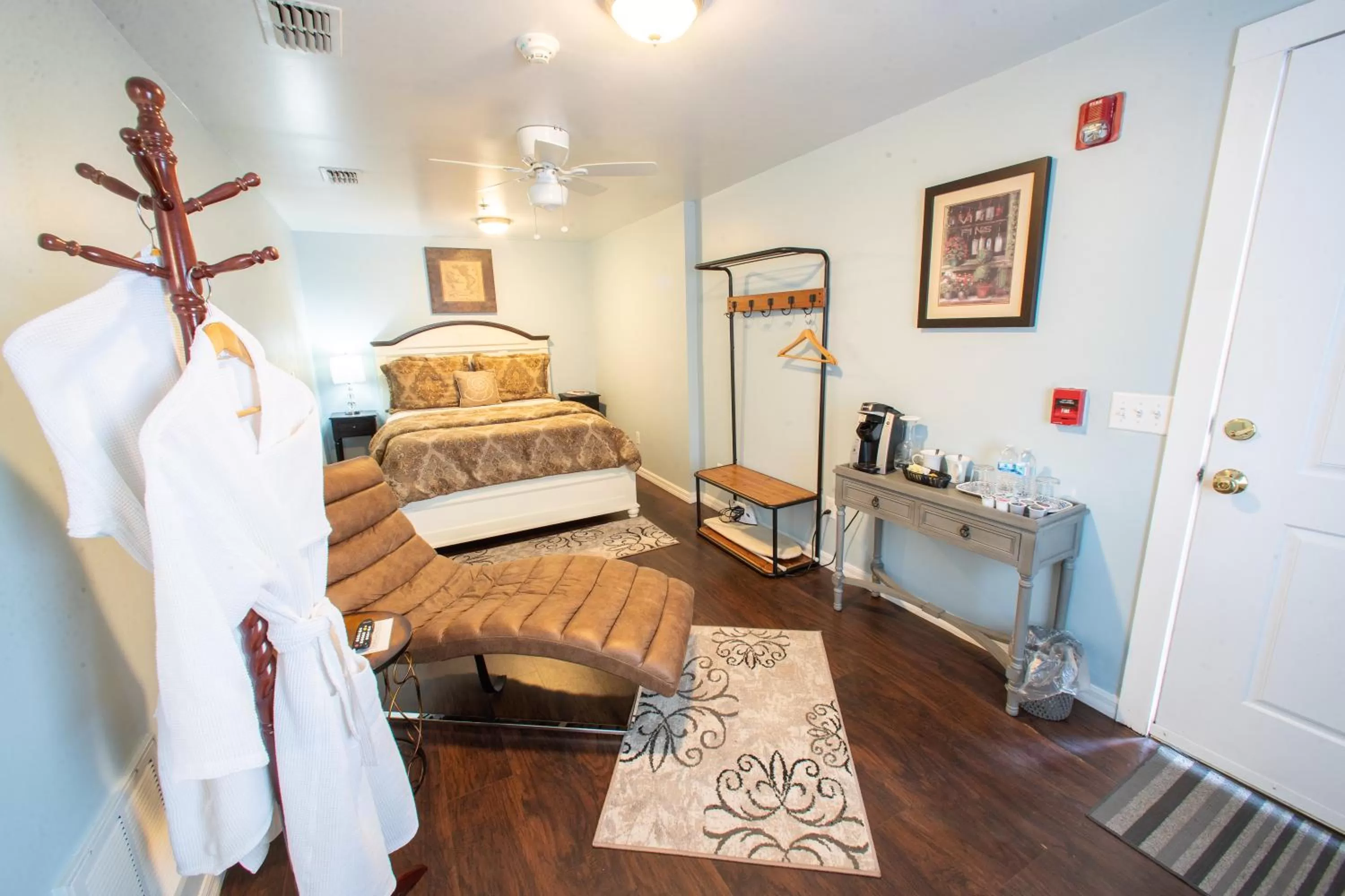 Photo of the whole room, Bed in Carriage Way Centennial House - Adult Only- Saint Augustine