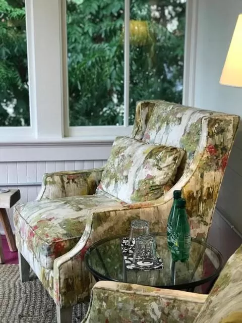 Seating Area in Elmwood 1820 Bed & Breakfast Inn