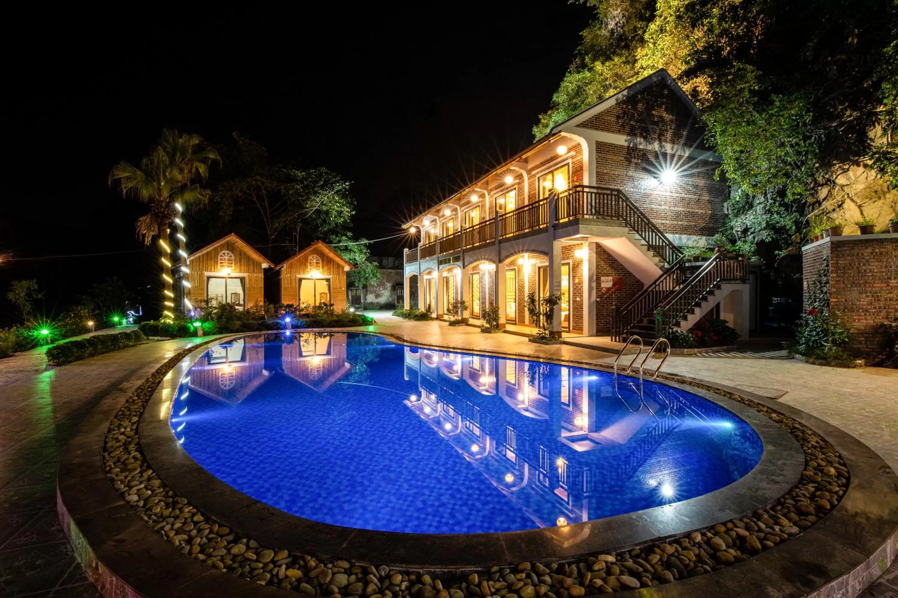 Property Building in HoangLong Riverside Homestay