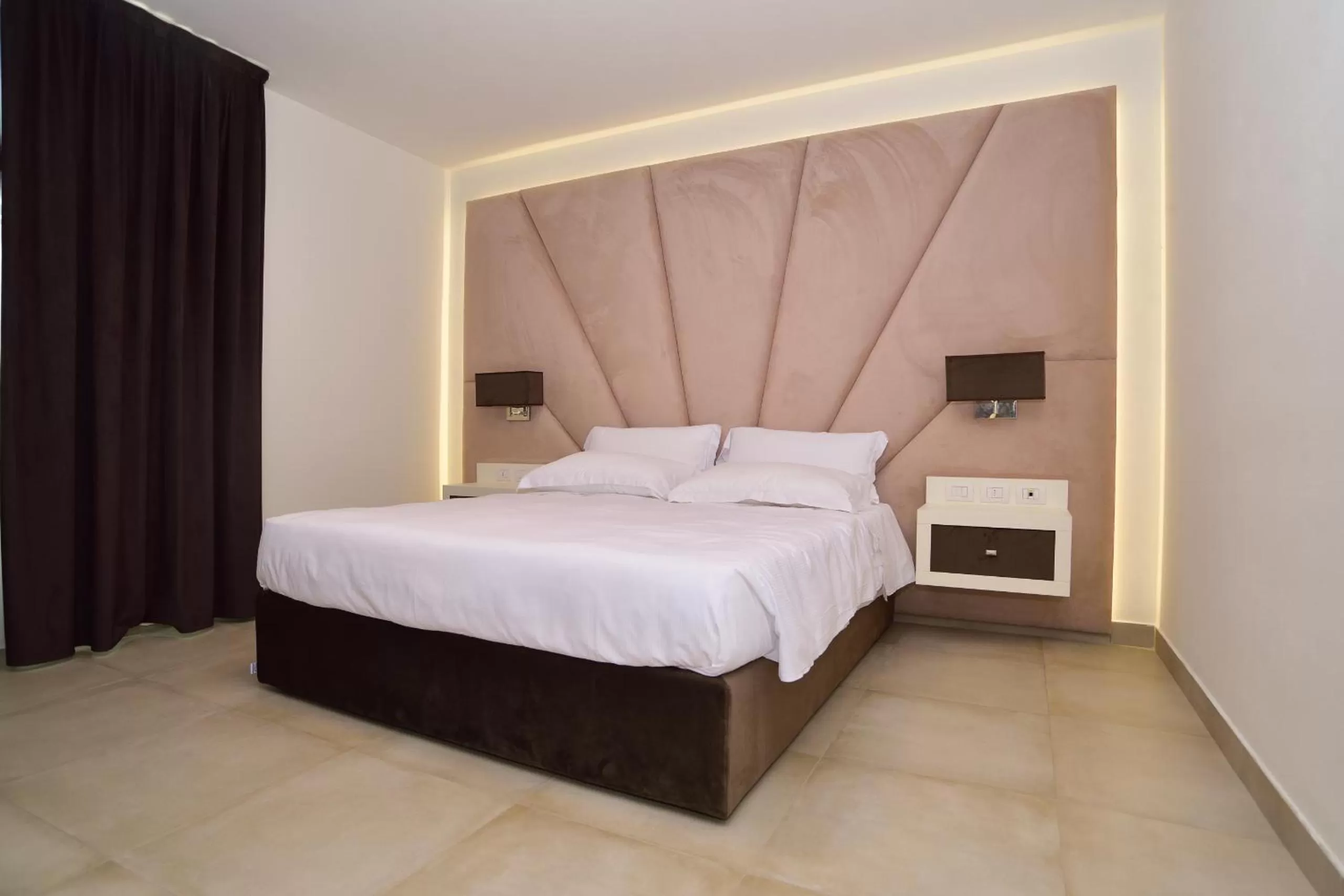 Bedroom, Bed in M2 Hotel