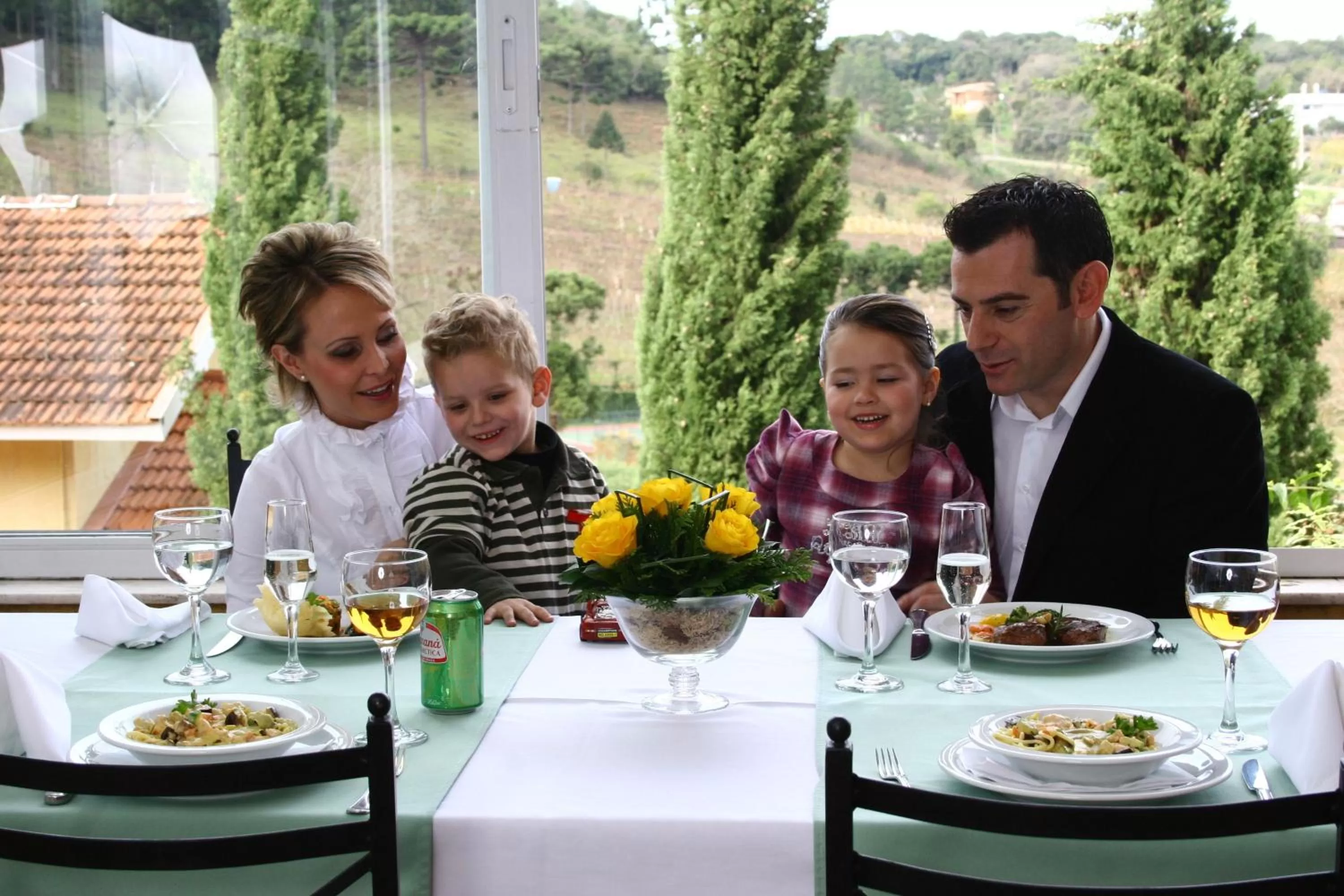 Restaurant/Places to Eat in Hotel Villa Michelon
