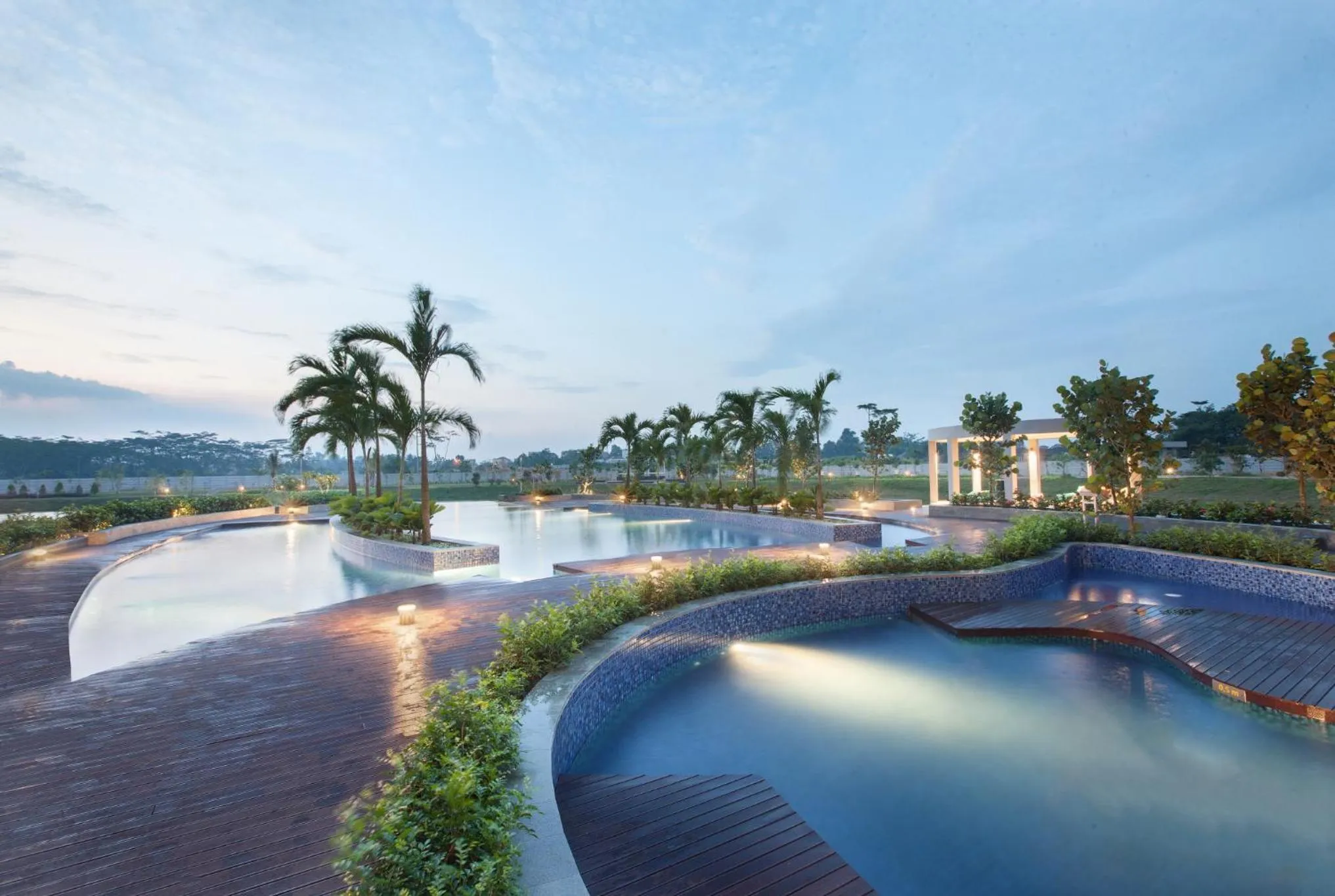 Swimming pool in Hotel Santika Premiere Bandara Palembang