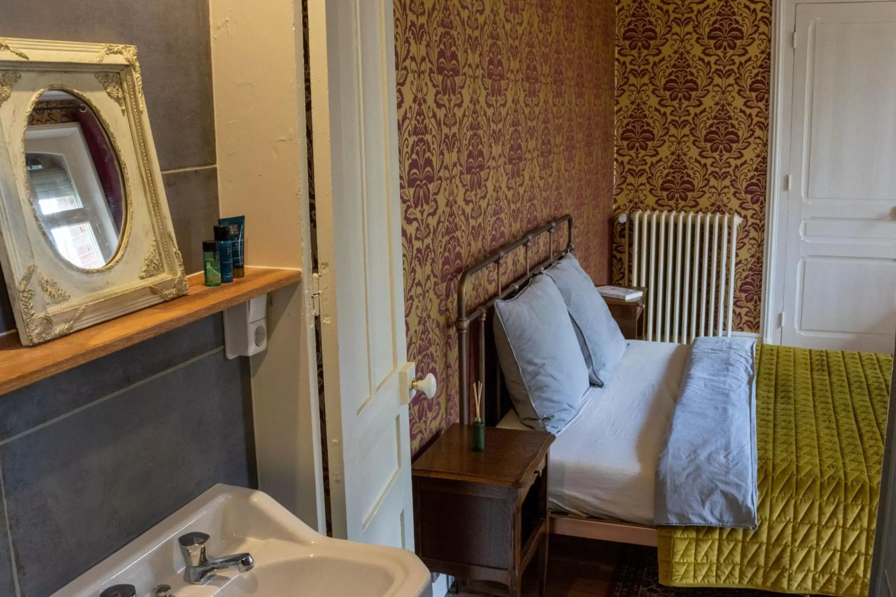 King Room with Garden View in Sfeervolle b&b Le Moulin de la Place King Room with Garden View in Sfeervolle b&b Le Moulin de la Place