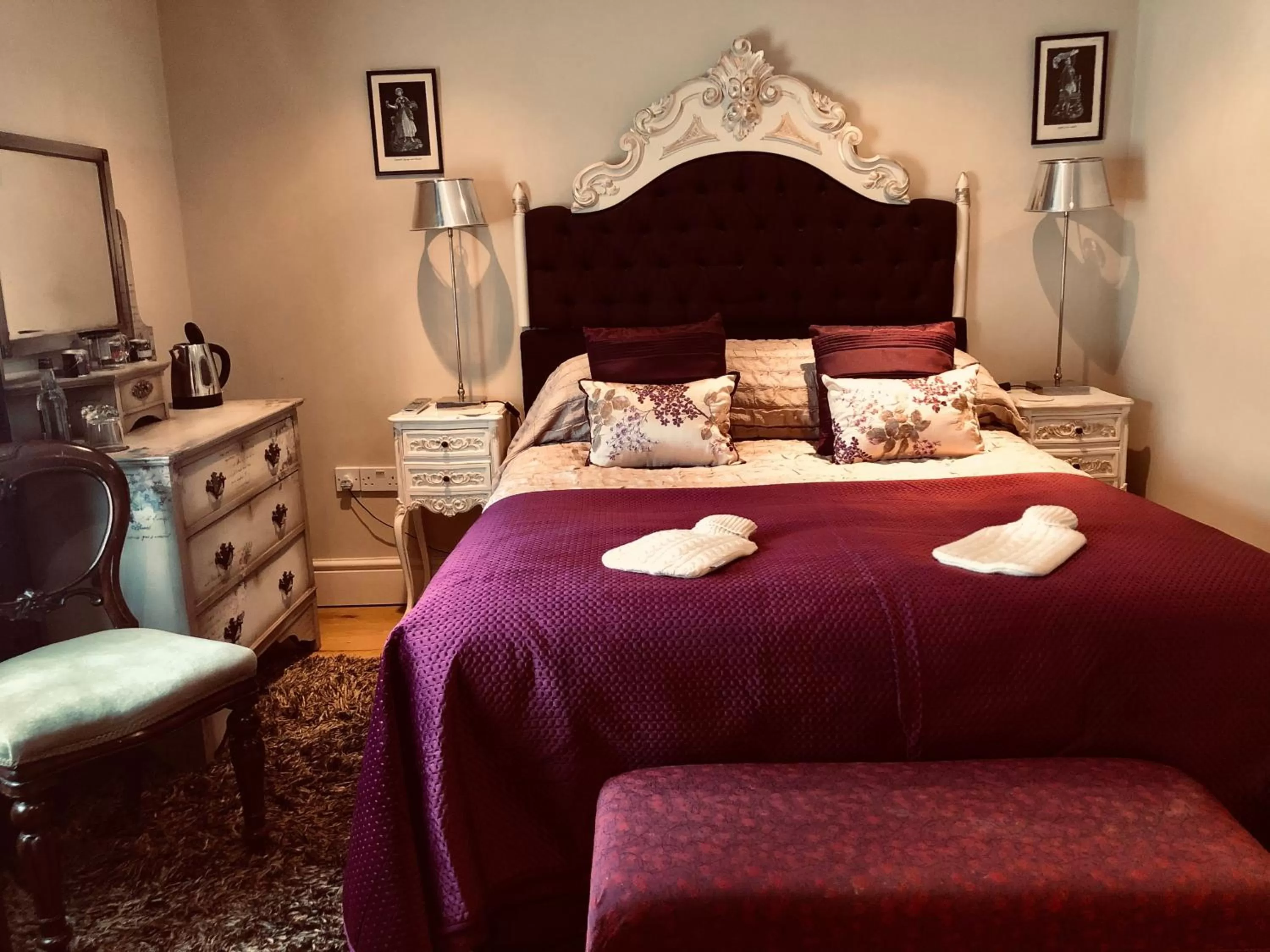 Deluxe Double Room with Shower in The New White Lion