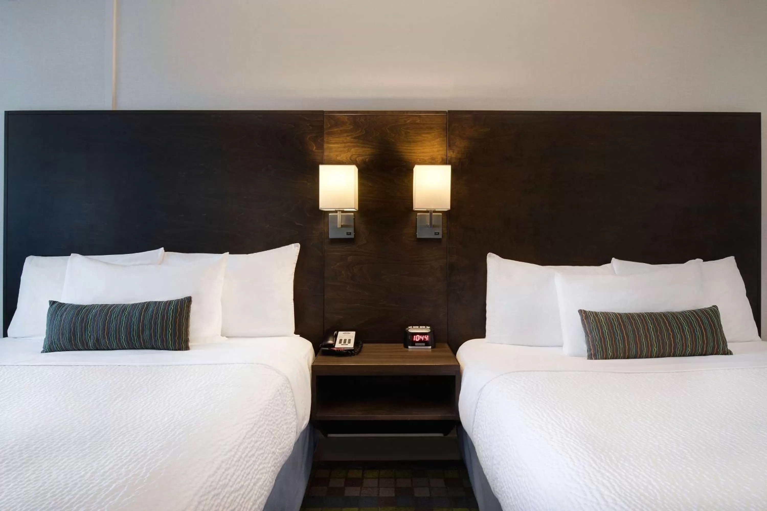 Bed in Days Inn by Wyndham Victoria Airport Sidney