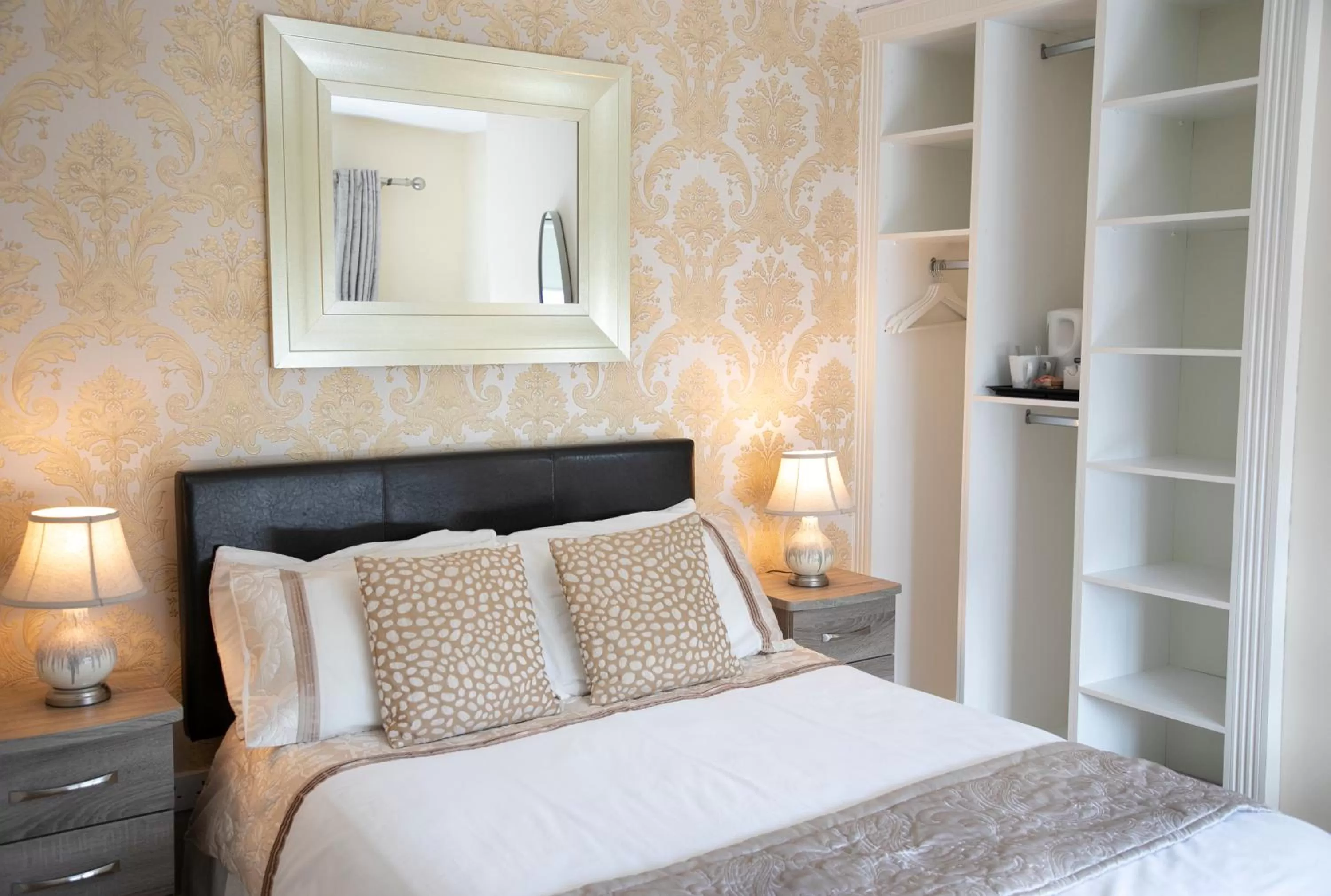 Bedroom, Bed in Arch House B&B & Apartments