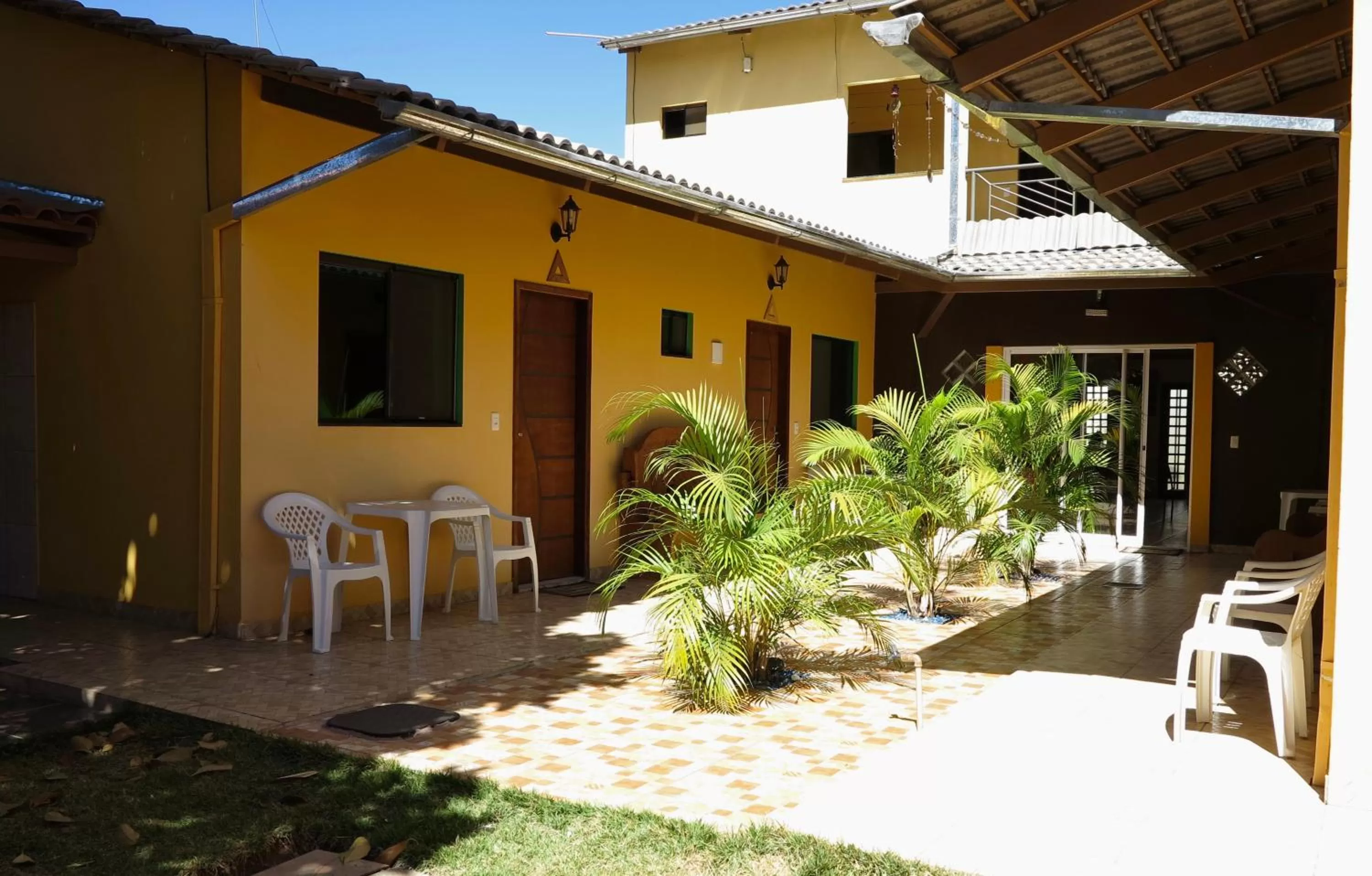 Patio, Patio/Outdoor Area in Pousada Corazao Sagradao