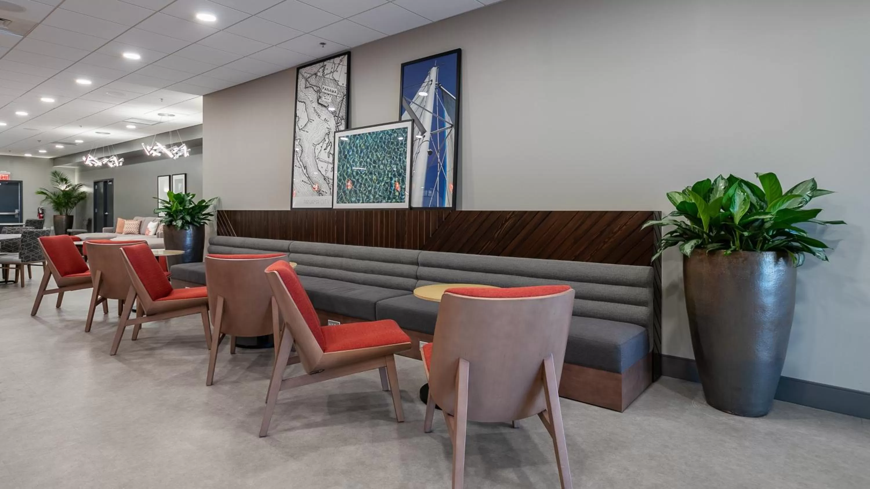 Lounge or bar in Holiday Inn Panama City by IHG