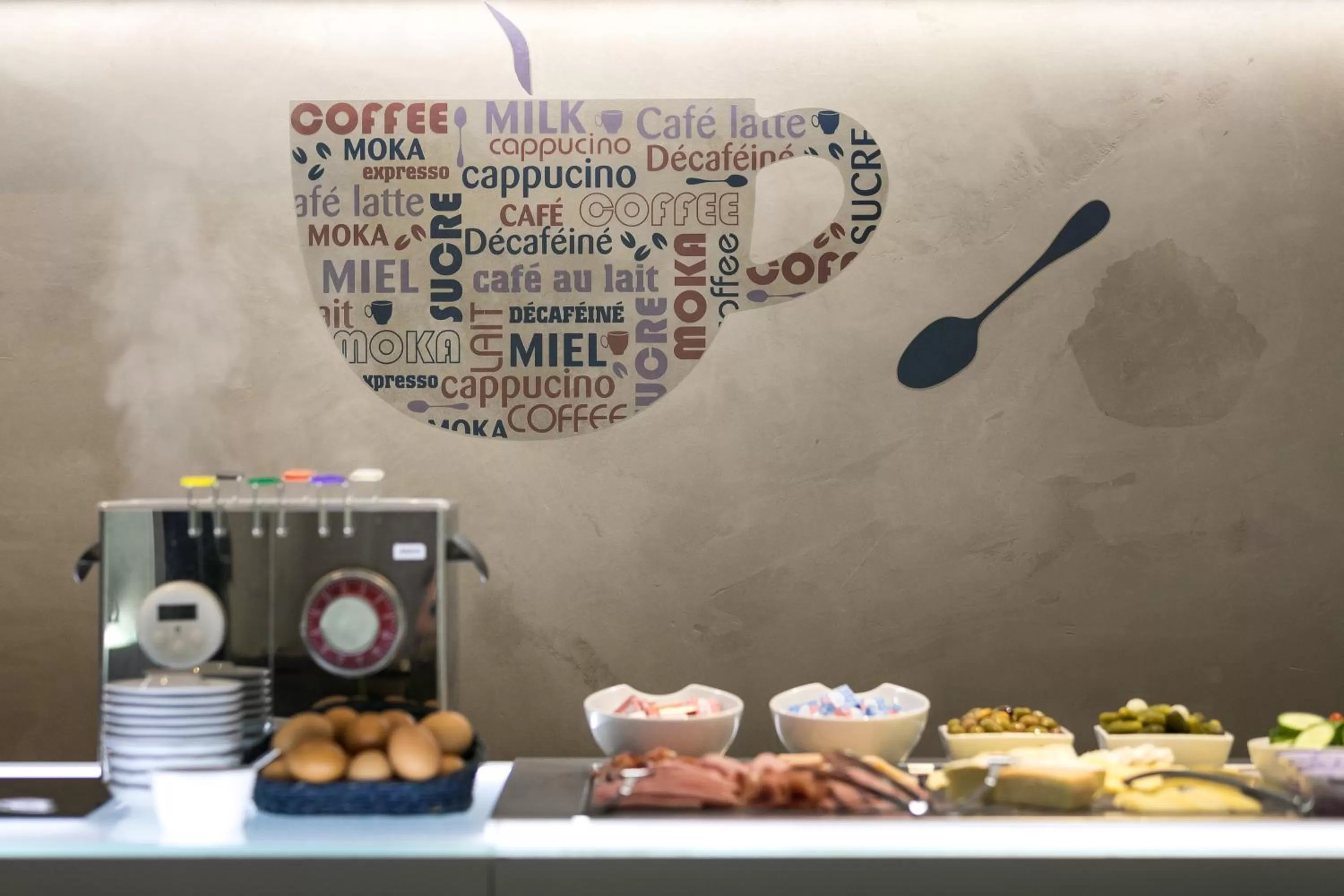 Buffet breakfast in Hôtel de l'Europe by HappyCulture