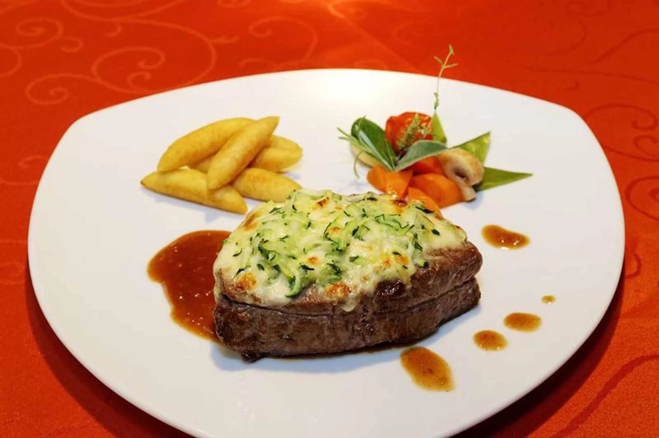 Food and drinks in Zedernhof Gesundheits- & Wellnesshotel