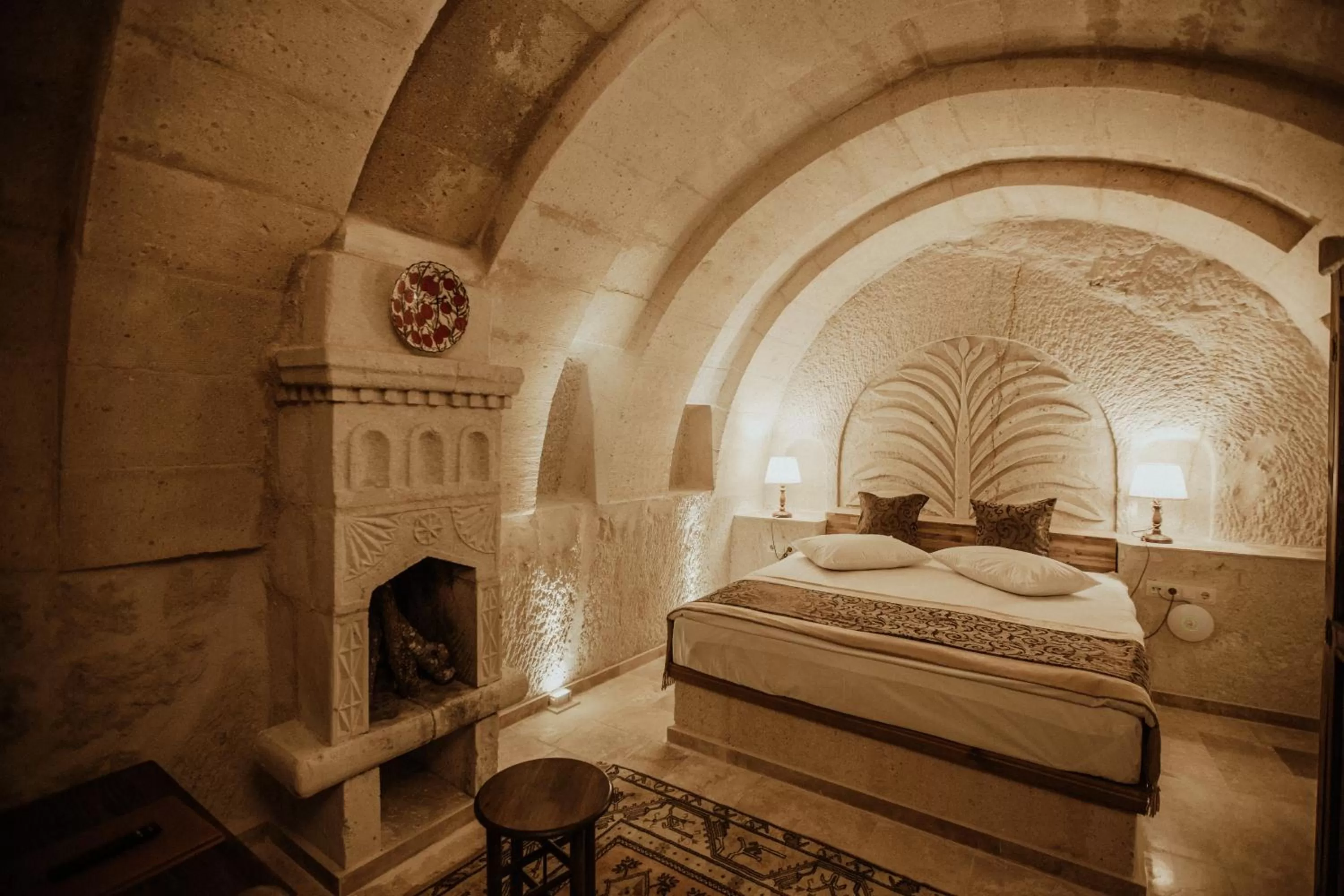 Bedroom, Bed in Kismet Cave Mansion