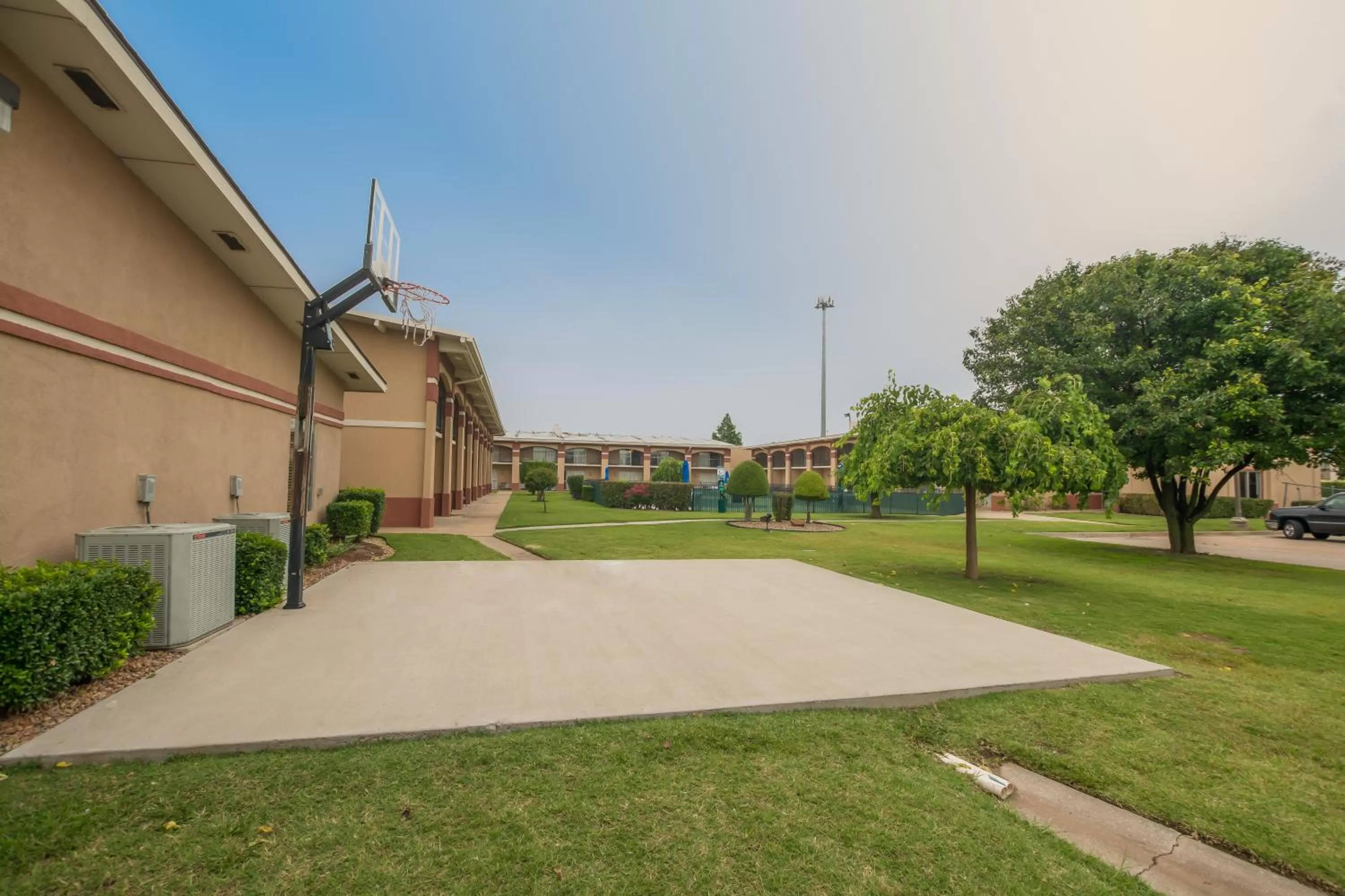 Facade/entrance in Howard Johnson by Wyndham Oklahoma City OKC Airport, Fairgrounds, I40