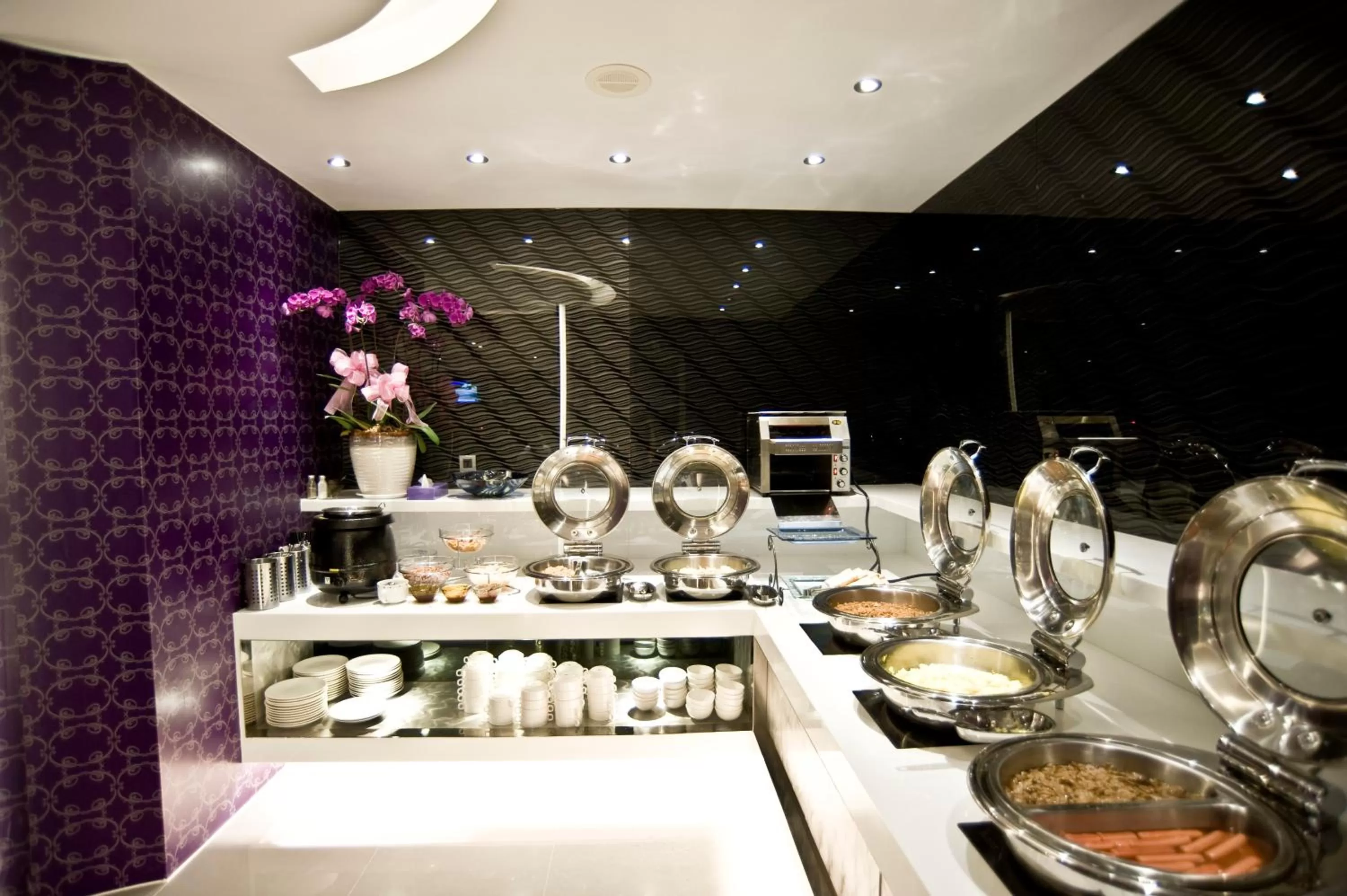 Restaurant/places to eat in Saual Keh Hotel