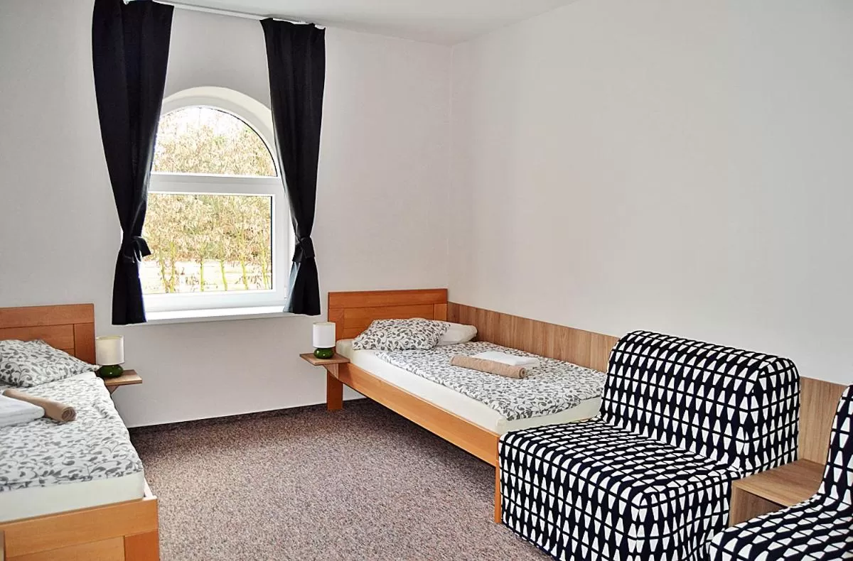 Photo of the whole room, Seating Area in Motel Vega