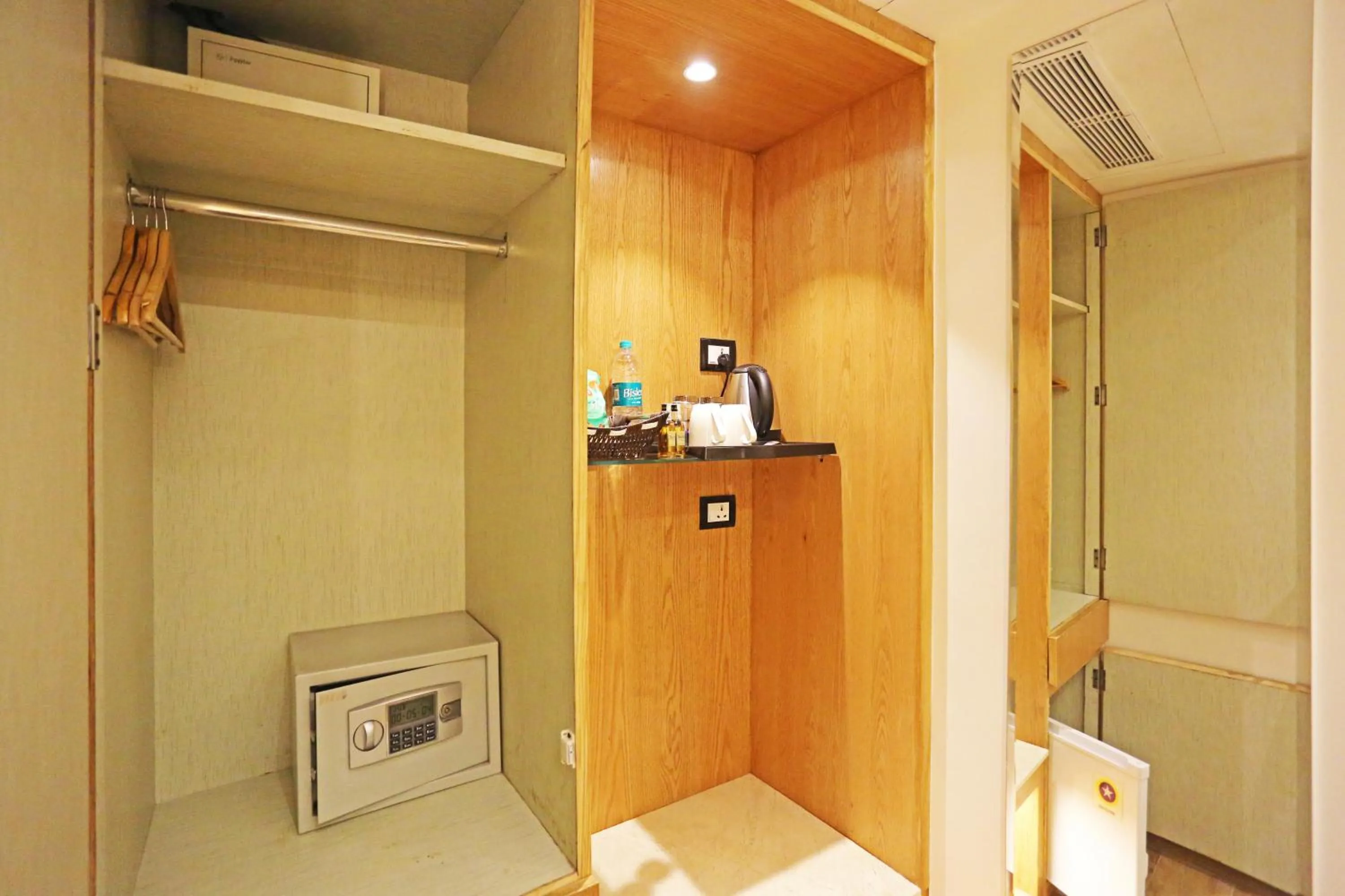 JRD Luxury-Business Hotel