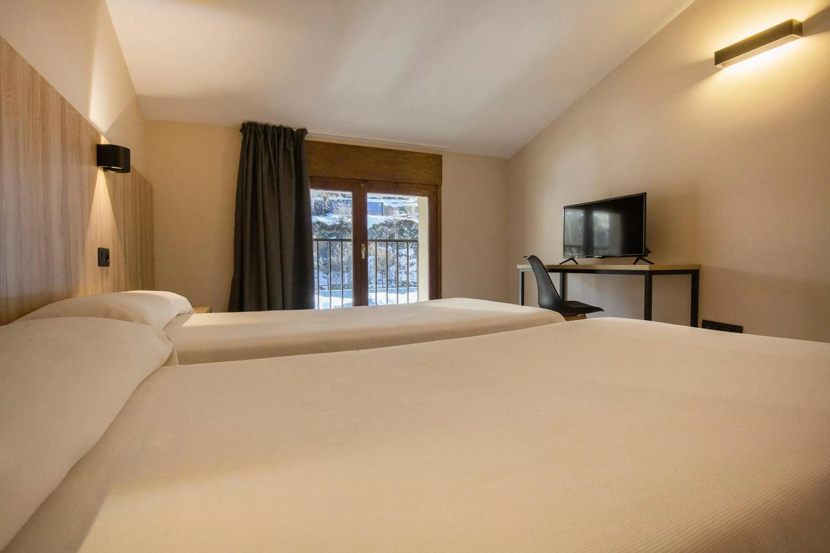 Single Room in Hotel Encamp by Nexta