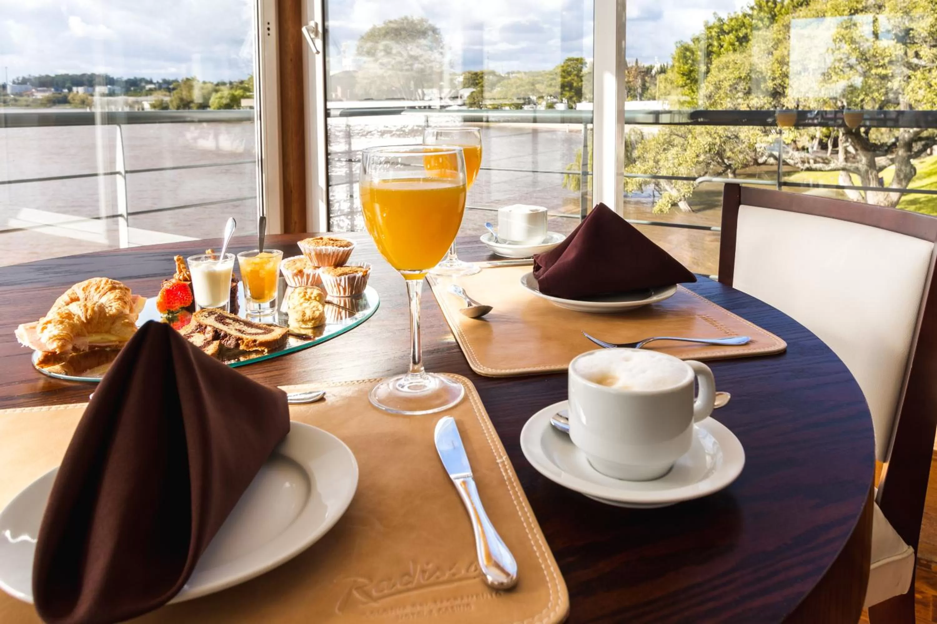 Restaurant/places to eat in Radisson Hotel Colonia del Sacramento