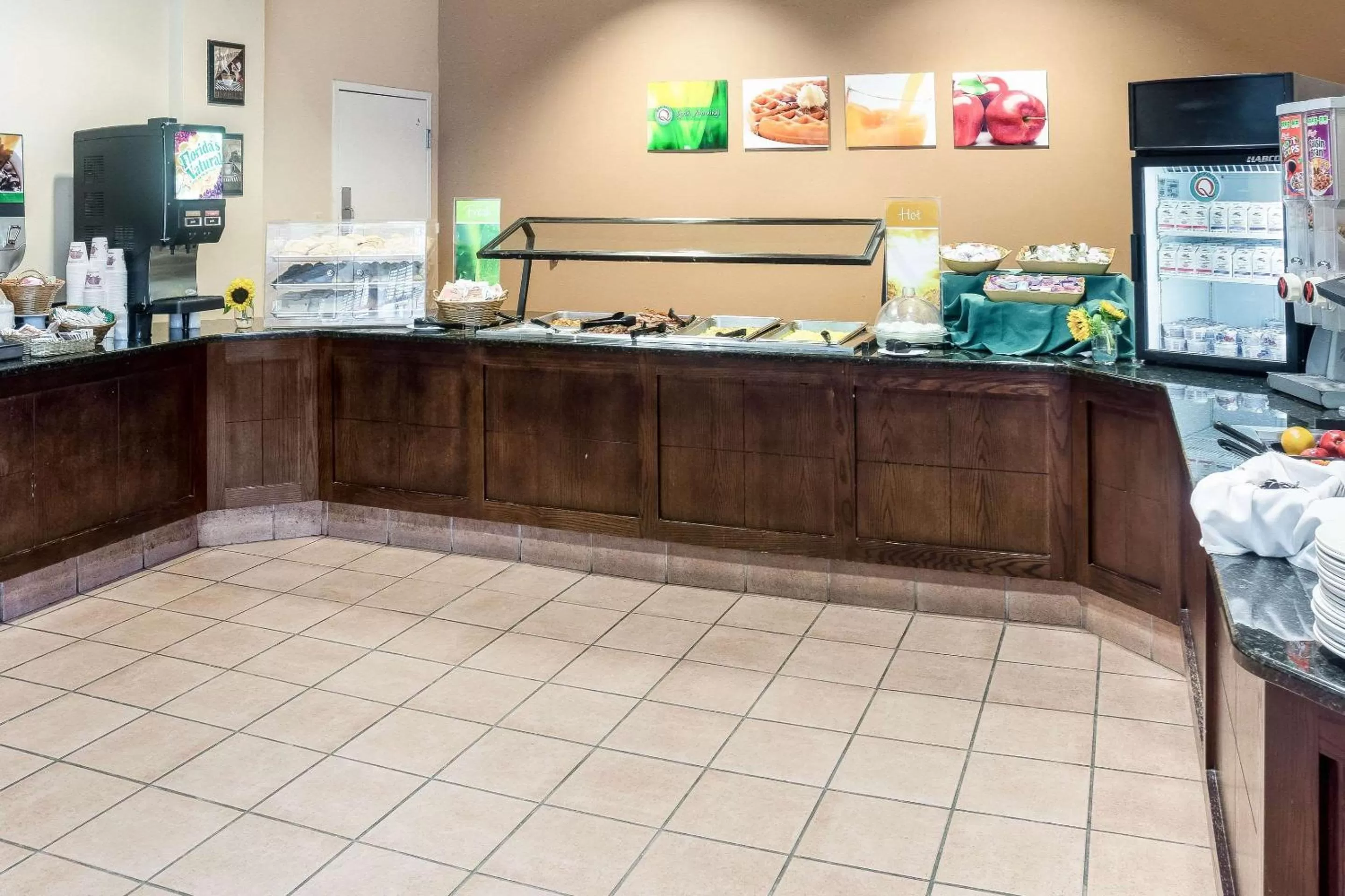 Restaurant/places to eat in Sleep Inn Lake Wright - Norfolk Airport