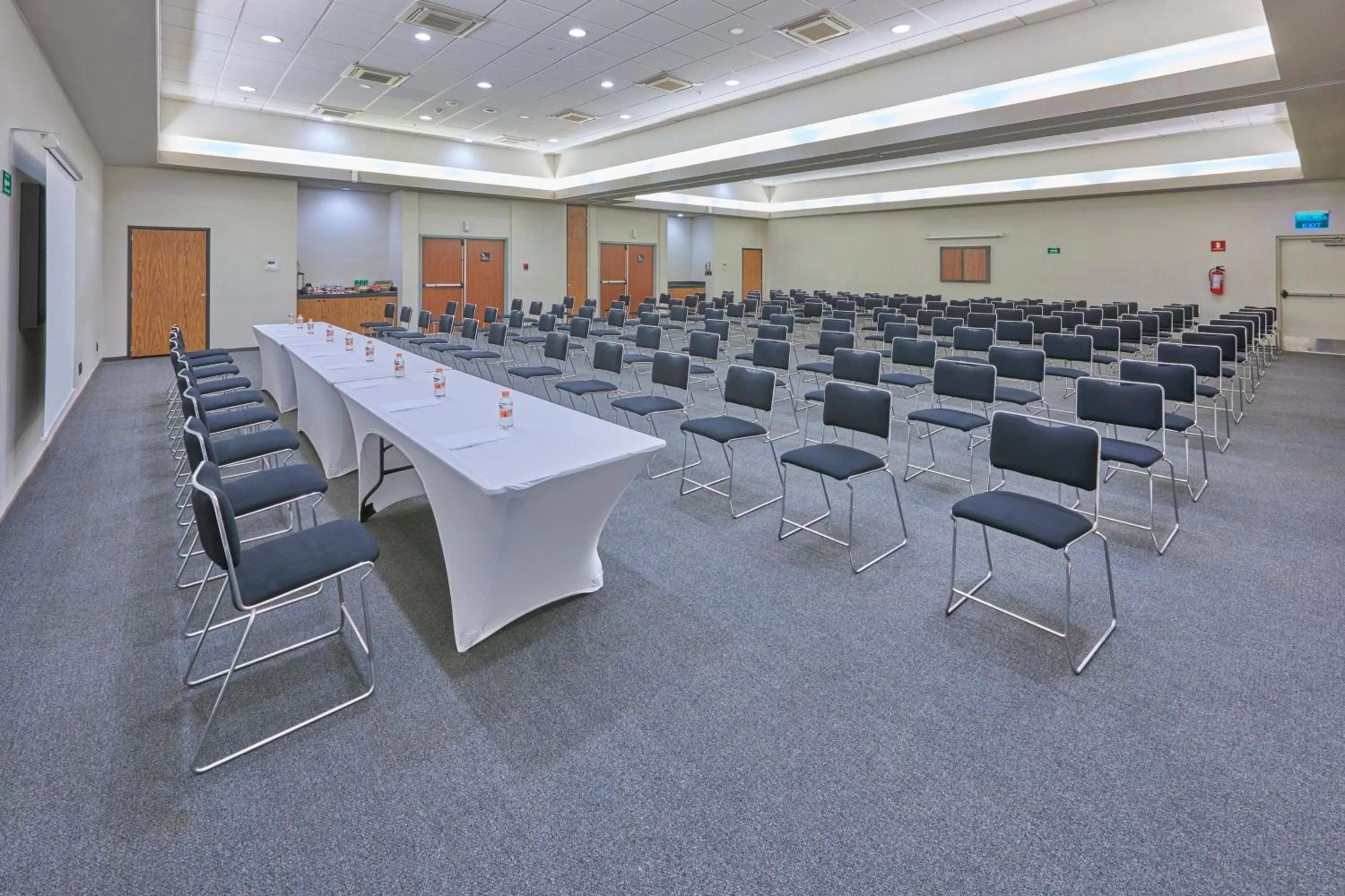 Meeting/conference room in City Express by Marriott Cananea