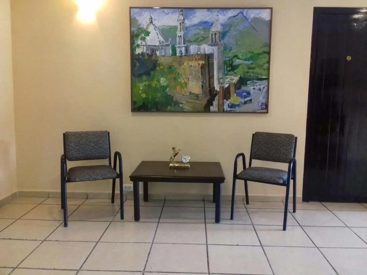 Communal lounge/ TV room in CHN Hotel Monterrey Santa Fe